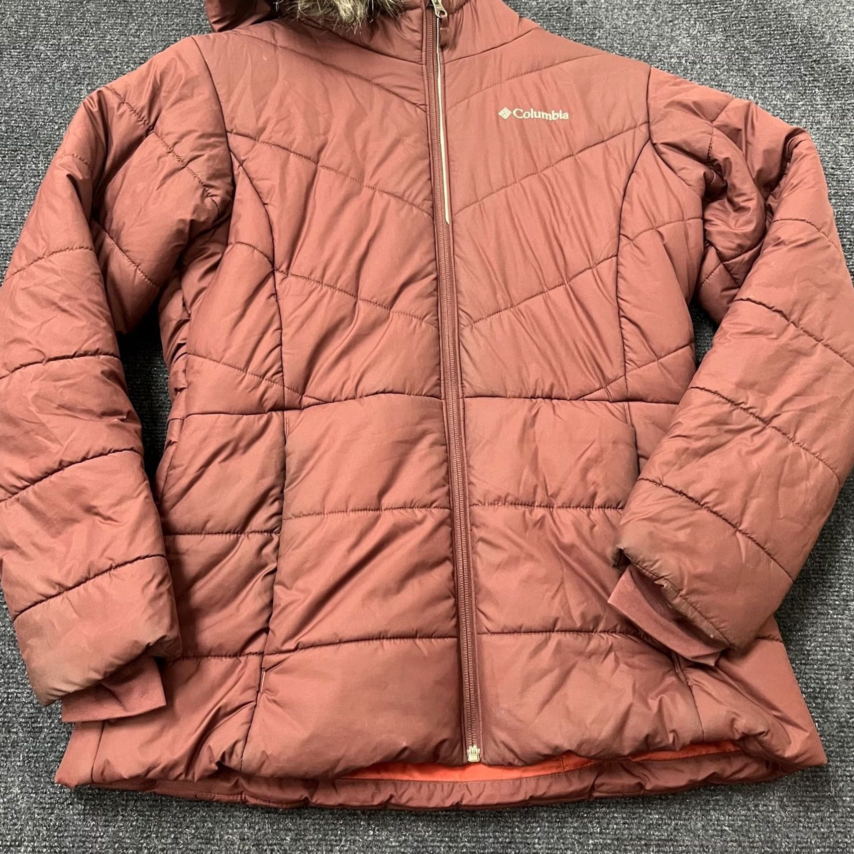 Vintage Columbia Womens Puffer Jacket XL Burgundy Fur Hooded Synthetic Insulation Size XL / US 12-14 / IT 48-50 - 2 Thumbnail