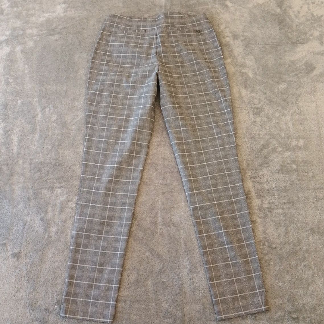Calvin Klein Calvin Klein Ankle Pants Womens Size 8 Gray Plaid Skinny Stretch Pull On 28x28 Size 30" / US 8 / IT 44 - 2 Thumbnail