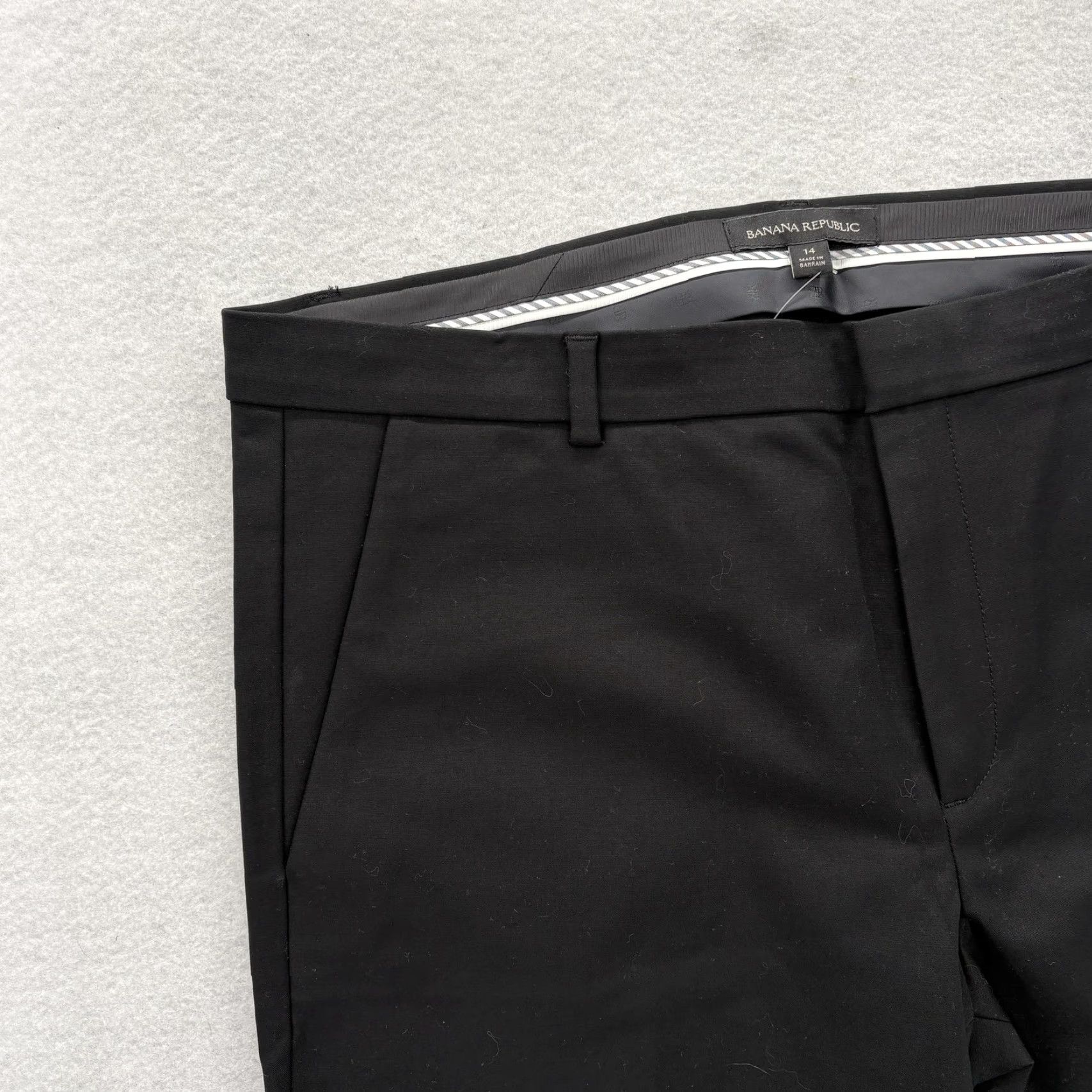 Banana Republic VINTAGE? No. Banana Republic Dress Pants Womens 14 Black Straight Cropped Stretch Work Career - Shirt? Size 36" / US 14 / IT 50 - 3 Thumbnail