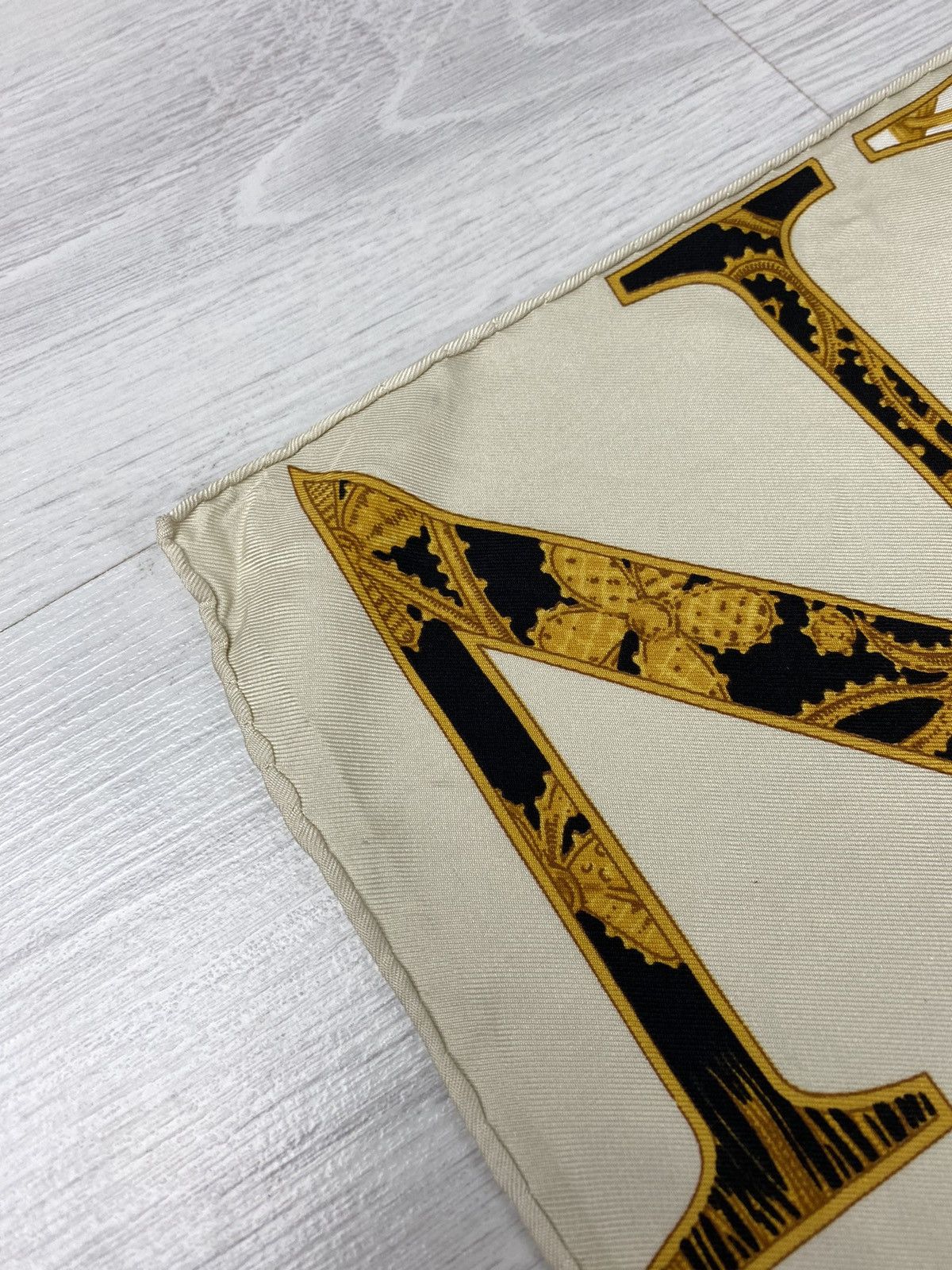 Designer Vintage Nina Ricci Silk Scarf like Versace YSL Size ONE SIZE - 6 Thumbnail