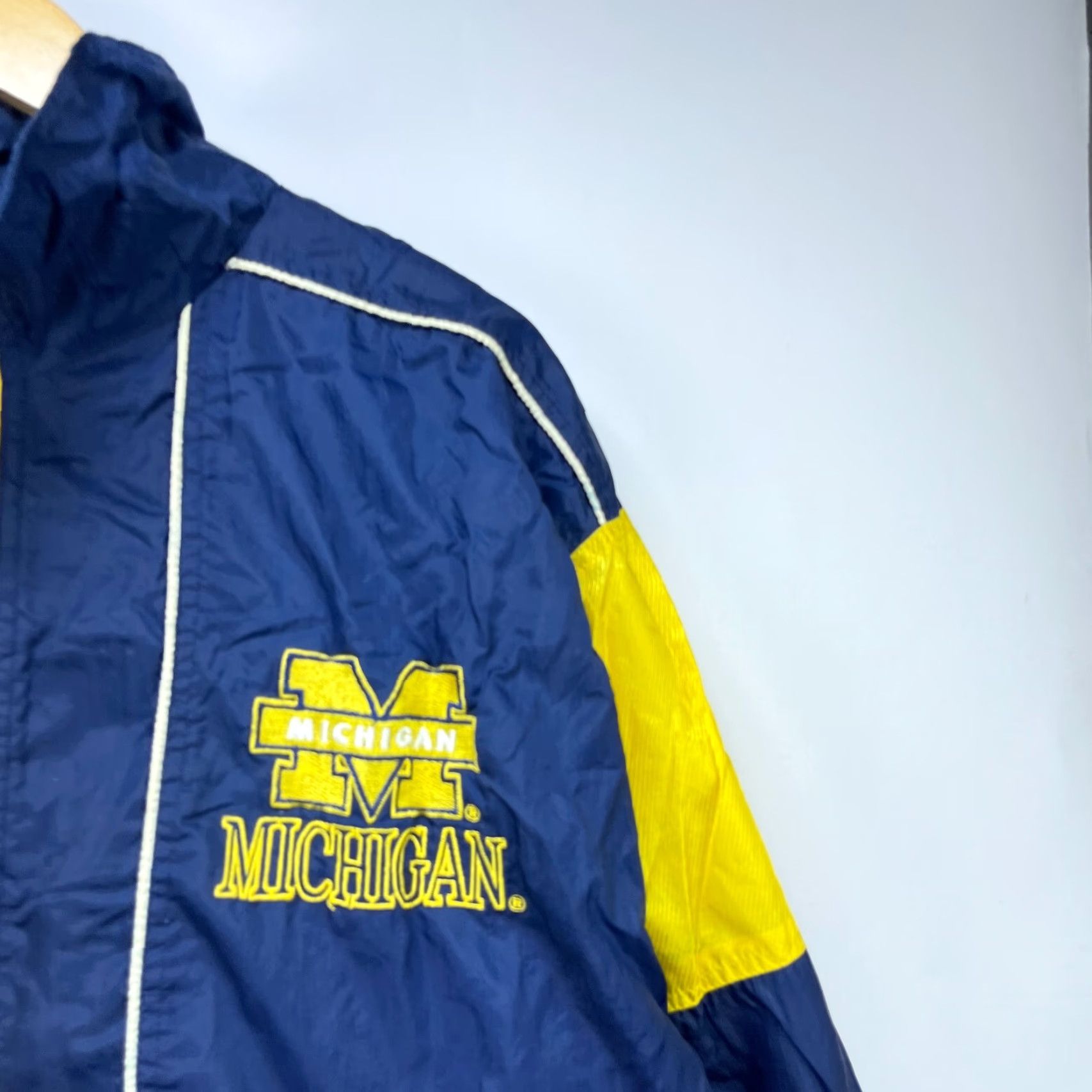 Vintage VINTAGE 90s Michigan Wolverines Windbreaker Jacket Large Men's Blue Windbreaker Jacket L blue Wolverines 90s Mens Size US L / EU 52-54 / 3 - 3 Thumbnail