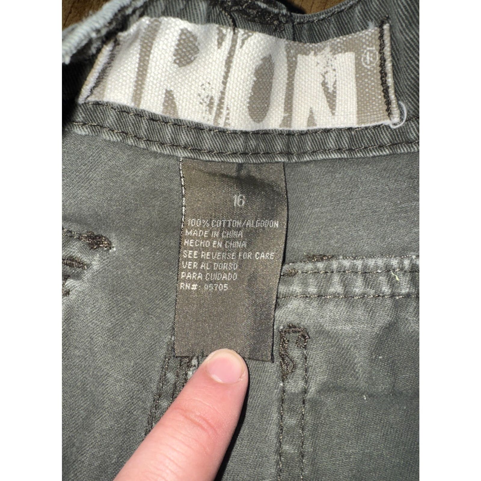 Vintage VINTAGE Iron Utility Cargo Pants Carpenter Workwear 28x30 Olive Green Mens 90s Army Skater Streetwear Cotton Size US 28 / EU 44 - 4 Thumbnail