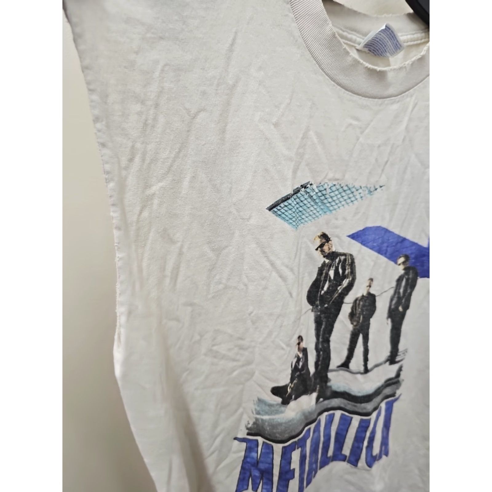 Vintage VINTAGE METALLICA Reload Distressed Destroyed T Shirt Large Shirt Men White Cotton Crew Neck Short Sleeve 21 Chest 27 Length Size US L / EU 52-54 / 3 - 5 Thumbnail