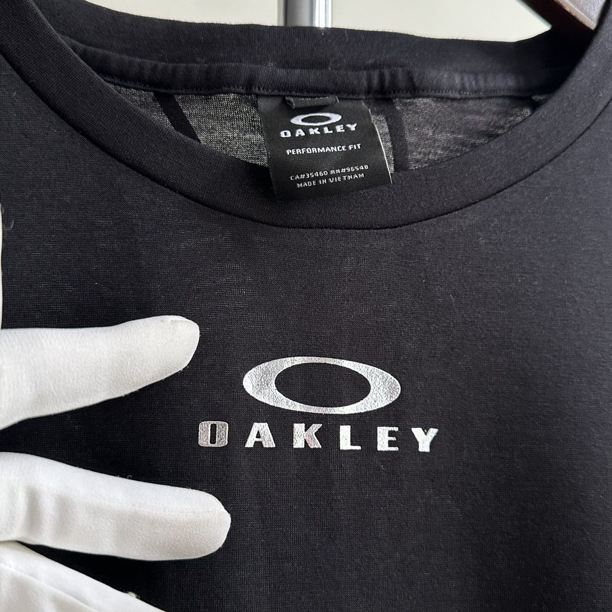 Oakley OAKLEY CHROME LOGO PERFORMANCE FIT TEE Size US XL / EU 56 / 4 - 4 Thumbnail