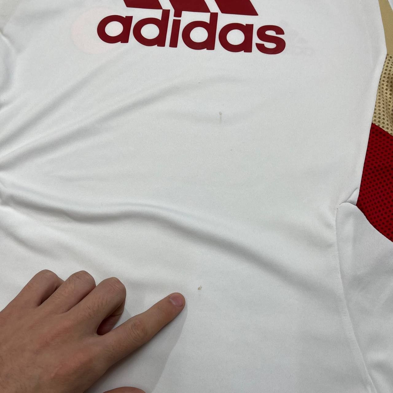 Adidas Vintage Adidas 2011/2012 Bayern Munich Football T-Shirt Size US L / EU 52-54 / 3 - 7 Thumbnail