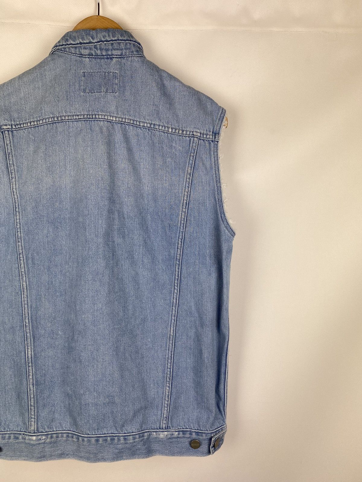 Carhartt Carhartt WIP W’ Trucker Denim Vest Jacket size S Size S / US 4 / IT 40 - 14 Thumbnail