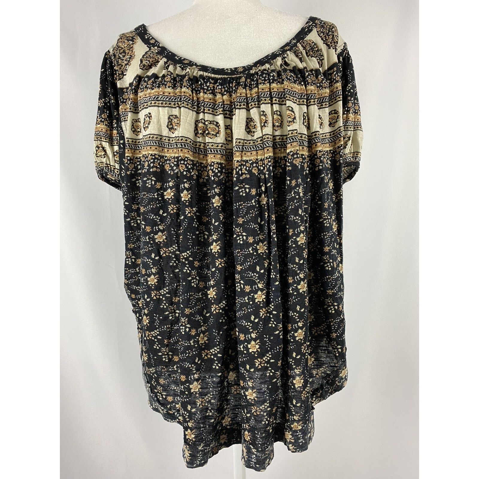 Free People FREE PEOPLE Women Black Floral Scoop Neck Top Size S A002091 Size S / US 4 / IT 40 - 2 Thumbnail
