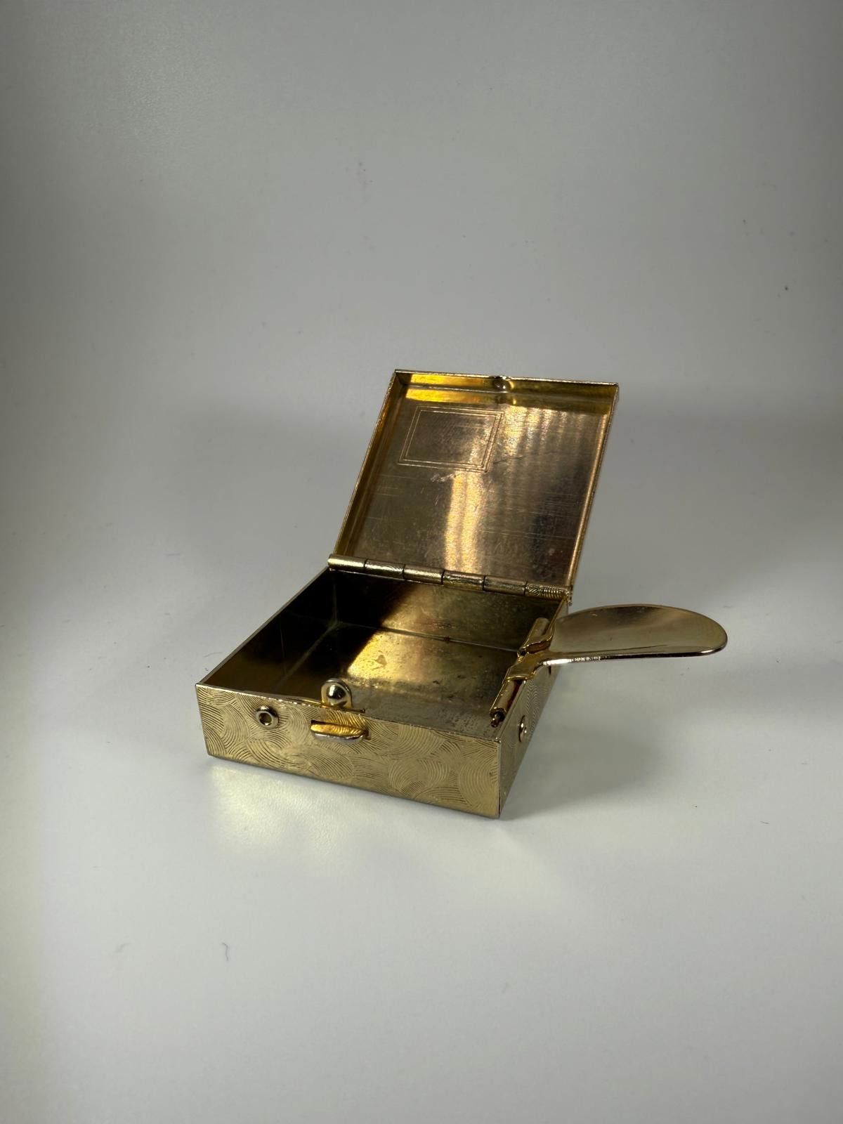 Unknown London 50's Mini Portable Smoking Ashtray Size ONE SIZE - 3 Thumbnail
