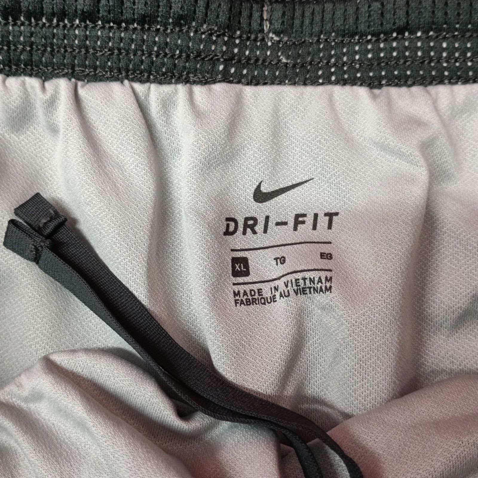 Nike Nike Women's Icon Clash Running Shorts Gray Size XL New Size 36" / US 14 / IT 50 - 3 Thumbnail