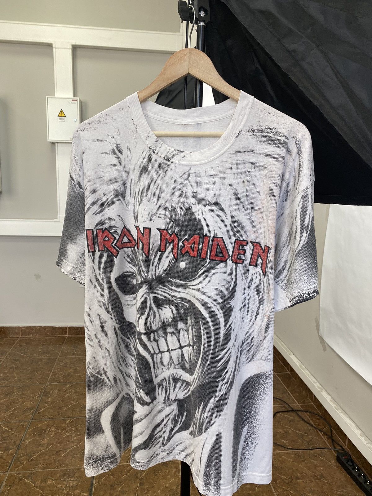 image of Band Tees x Iron Maiden Vintage 1999 Iron Maiden Rock Band T-Shirt Retro Hype in White (Size XL)