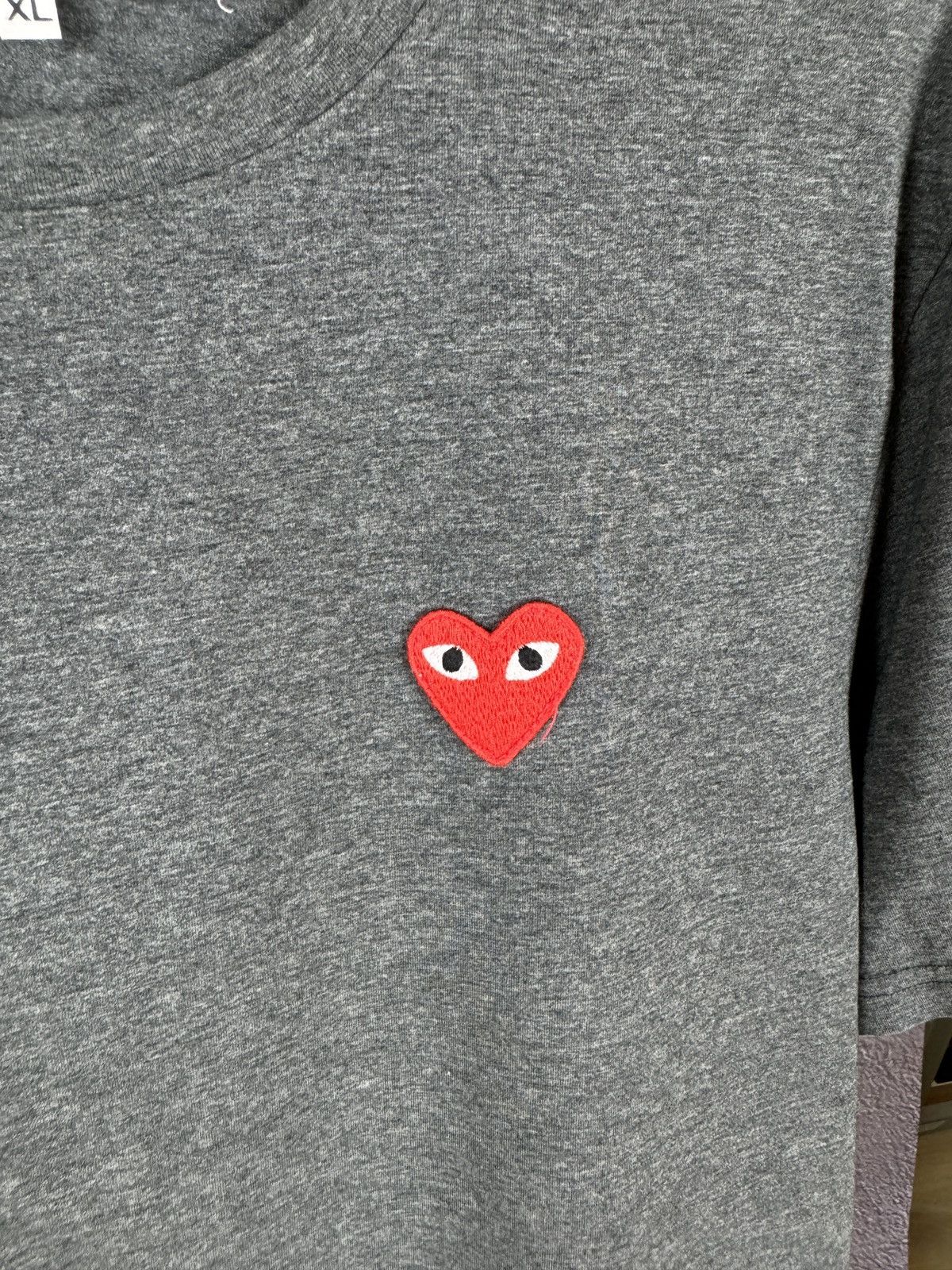 Comme des Garcons PLAY Play Comme des Garçons heart basic grey tee shirt Size US XL / EU 56 / 4 - 7 Thumbnail