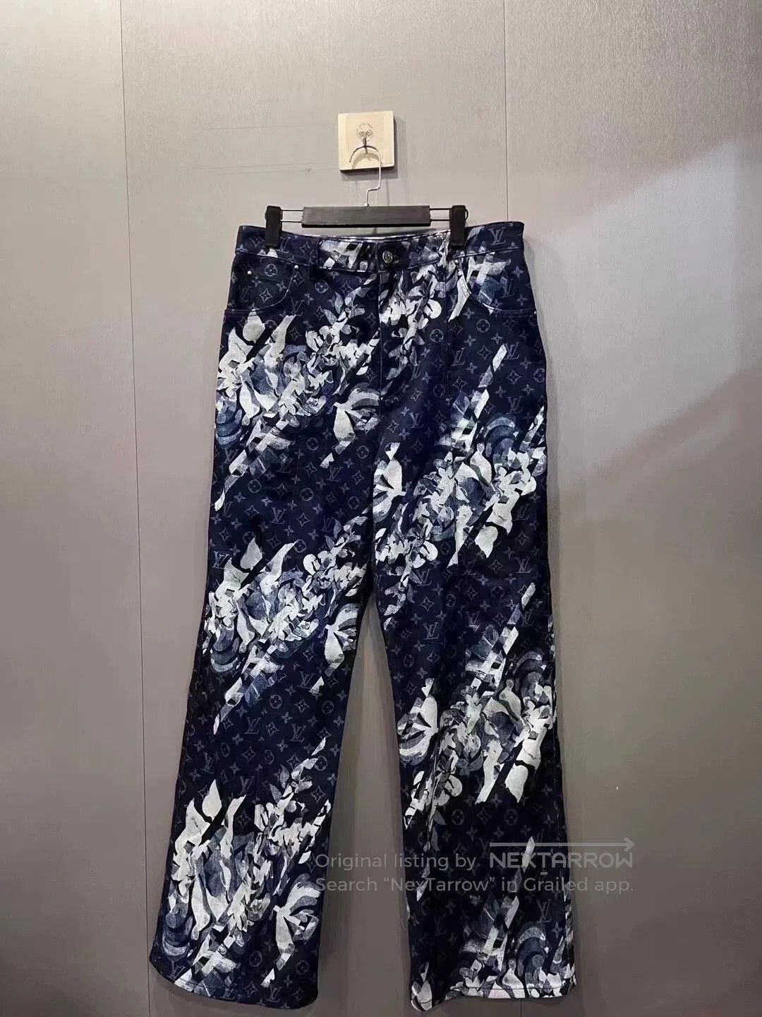 Louis Vuitton lv louis vuitton logo denim pants size 33. Size US 33 - 1 Thumbnail