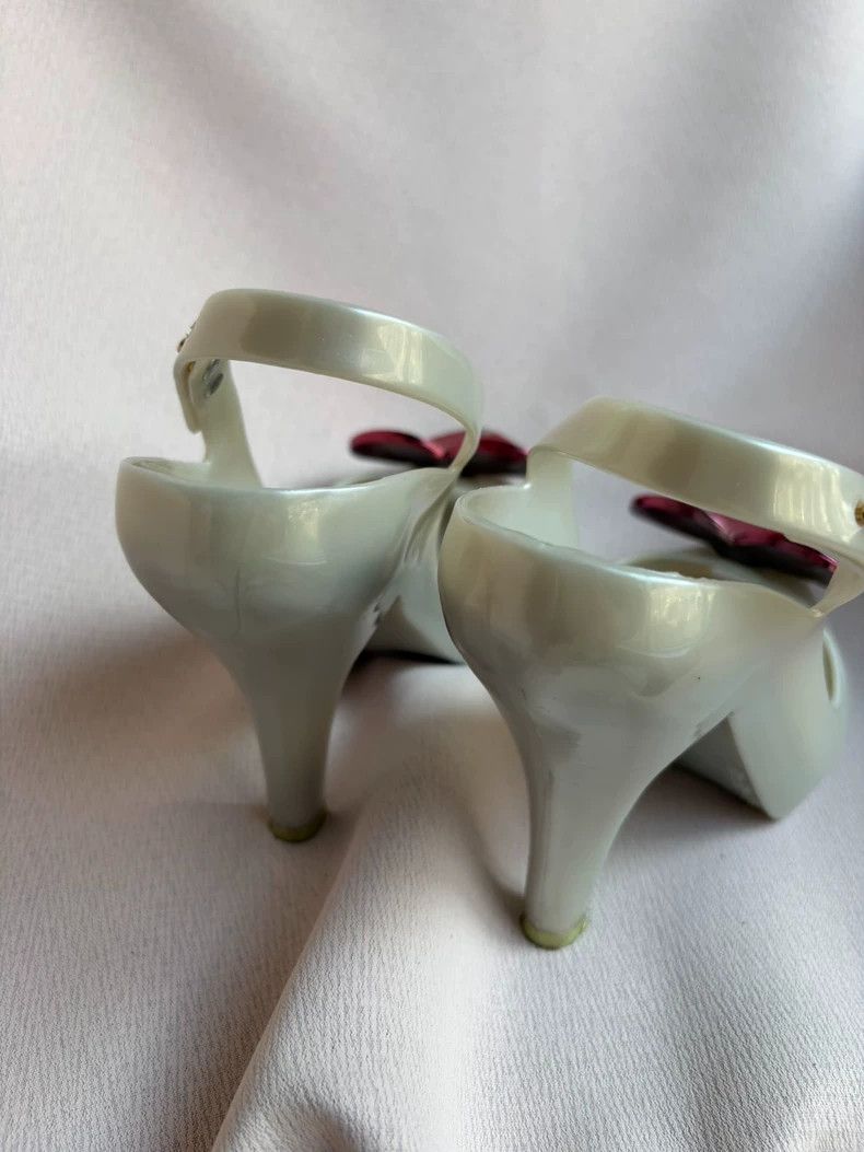 Vivienne Westwood Vivienne Westwood White and red love shoes with fragrance. Size US 7.5 / IT 37.5 - 4 Thumbnail