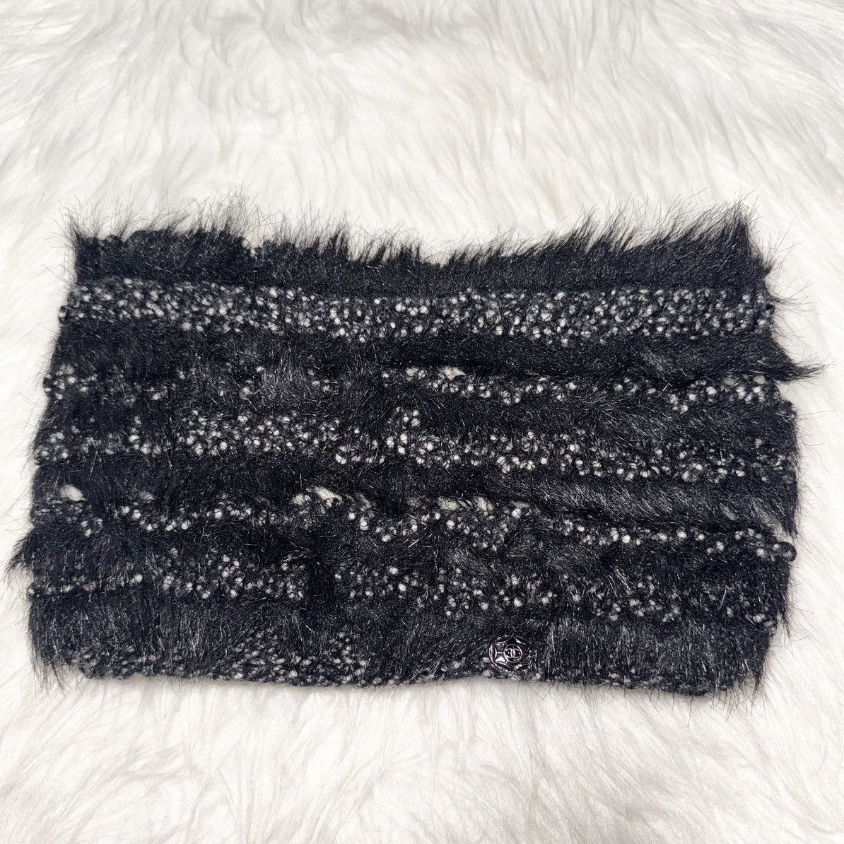 Chanel Authentic Chanel COCO-decorated tweed fur snood scarf M Size ONE SIZE - 4 Thumbnail