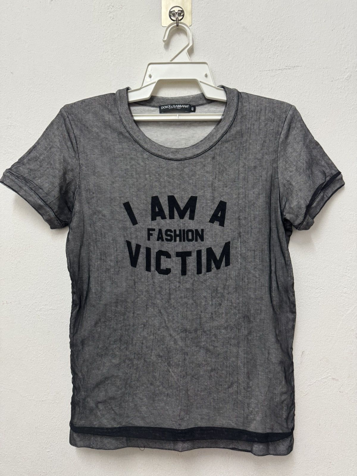 Dolce & Gabbana Dolce & Gabbana “I am Fashion Victim” Nett T Shirt Size US S / EU 44-46 / 1 - 1 Thumbnail