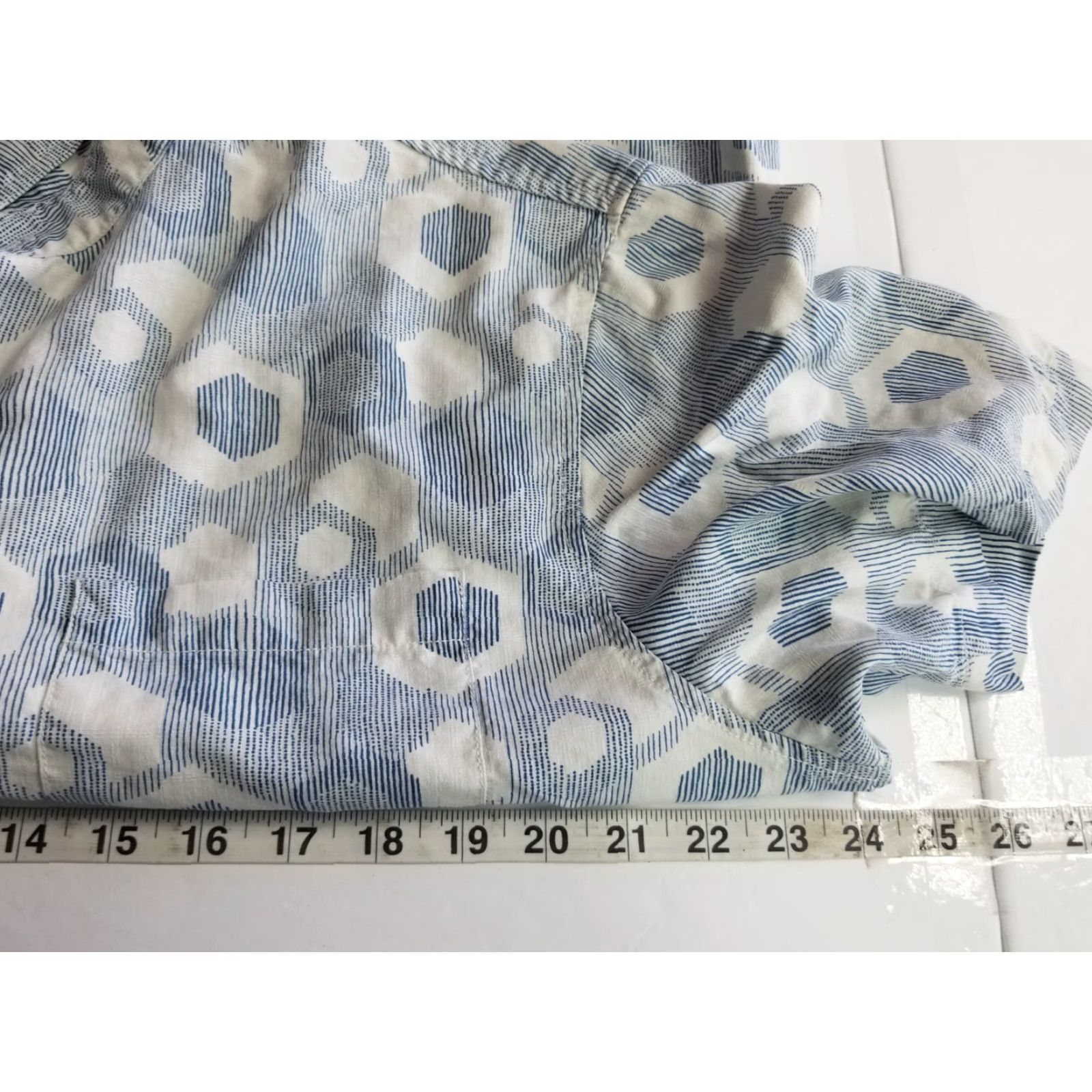 Tommy Bahama Tommy Bahama Shirt Mens Large Short Sleeve 100% Silk Blue Floral Button-Up Classic Beach Casual Size US L / EU 52-54 / 3 - 4 Thumbnail