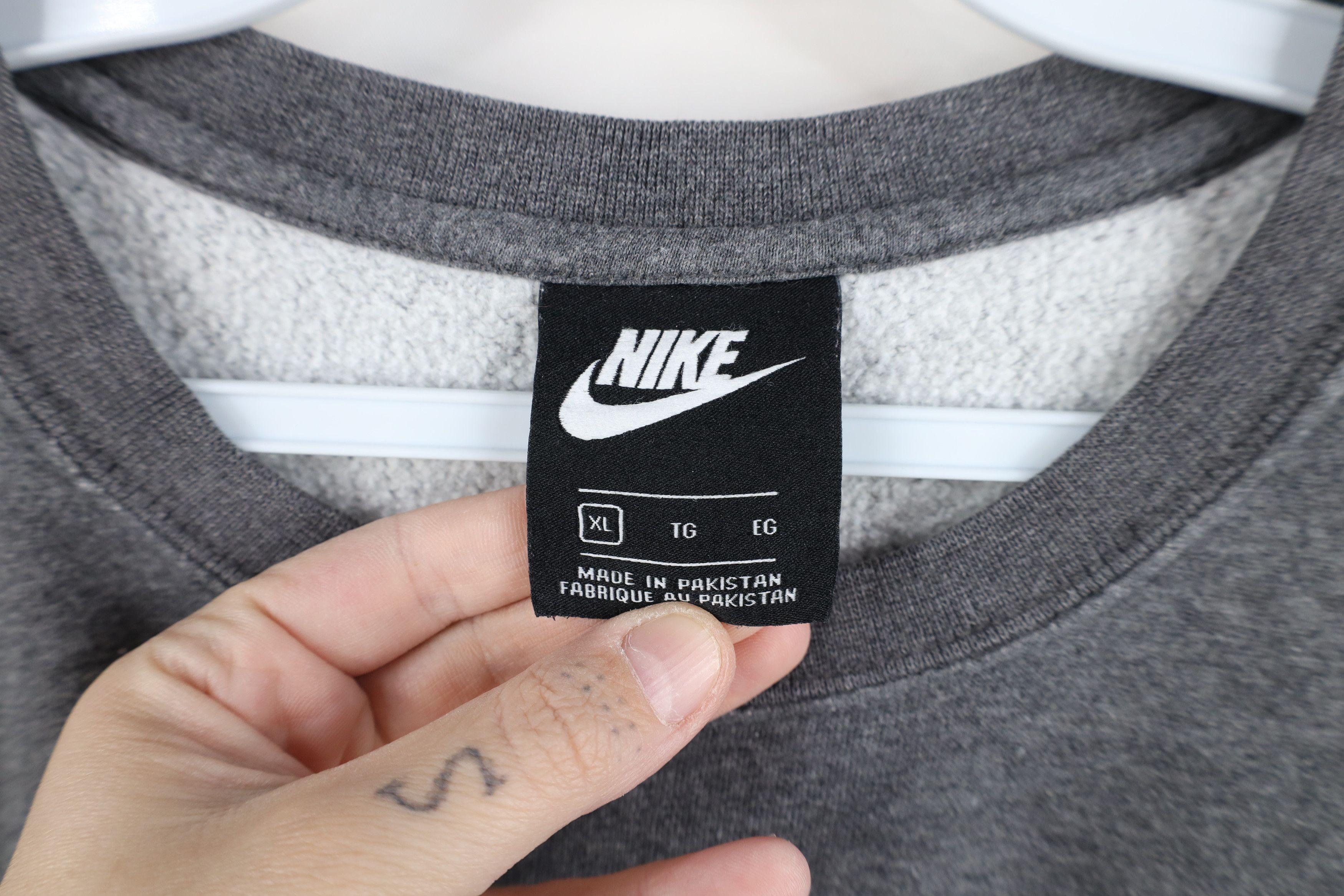 Nike Vintage Y2K Nike Swoosh Crewneck Sweatshirt Heather Gray Size US XL / EU 56 / 4 - 8 Thumbnail