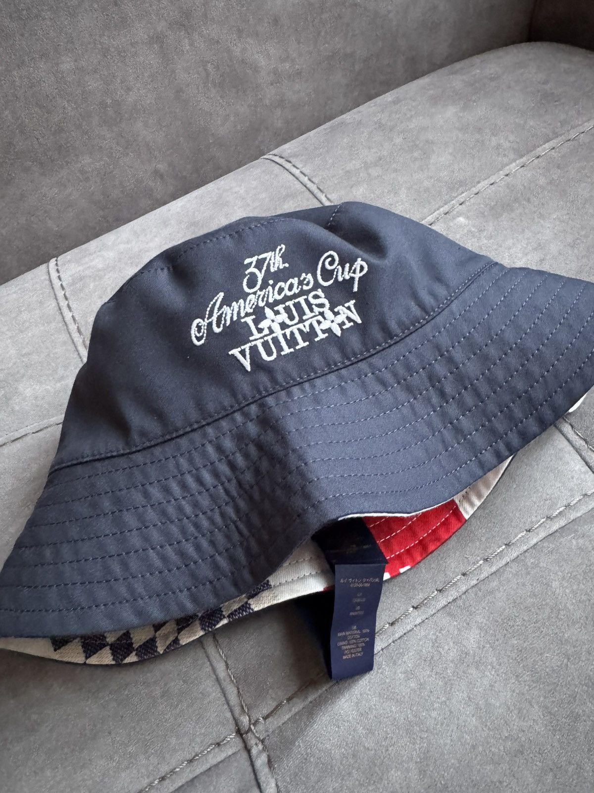 Louis Vuitton LOUIS VUITTON reversible bucket hat study description photos Size ONE SIZE - 4 Thumbnail