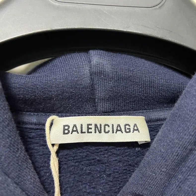 Balenciaga Balenciaga Rainbow Eiffel Tower Sweatshirt Size US S / EU 44-46 / 1 - 3 Thumbnail