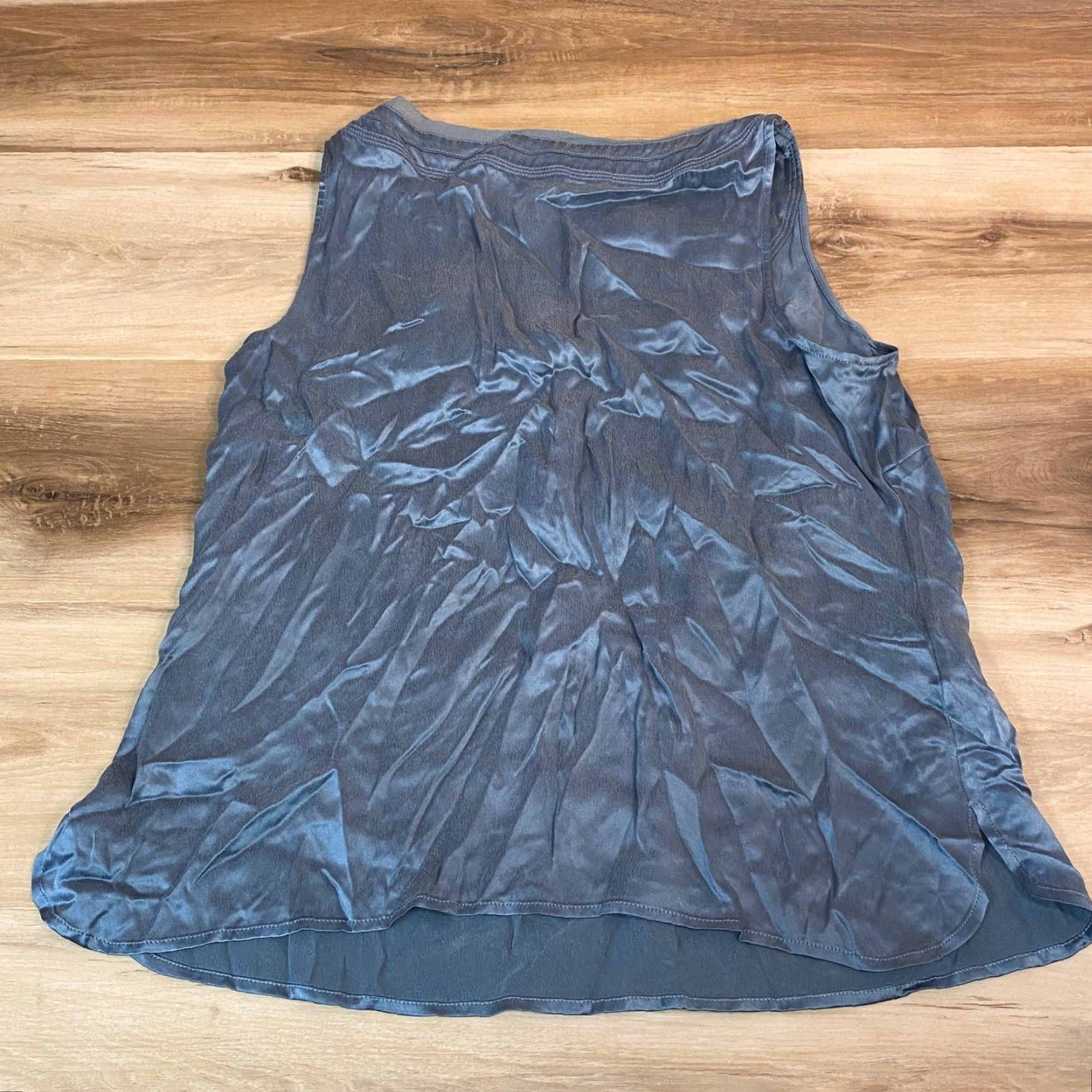 Eddie Bauer Eddie Bauer Women's Silk Tank Top V-Neck Sleeveless Blue L Size L / US 10 / IT 46 - 7 Thumbnail
