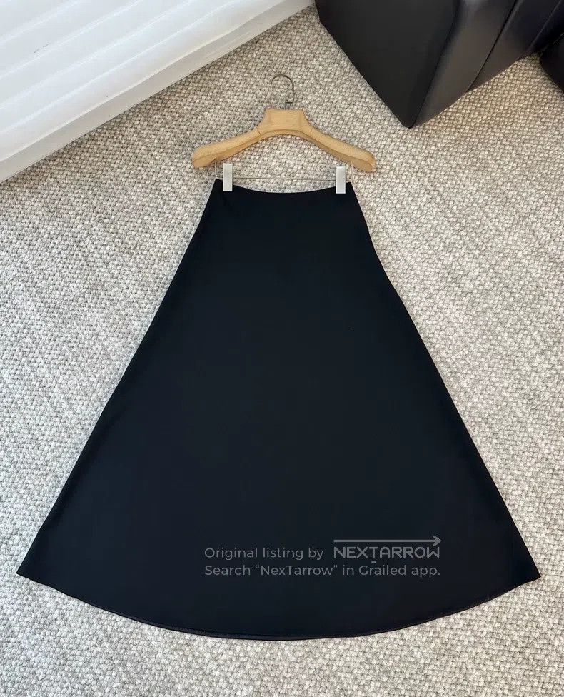 The Row The Row Wool Skirt Size 42" / US 20 - 1 Thumbnail