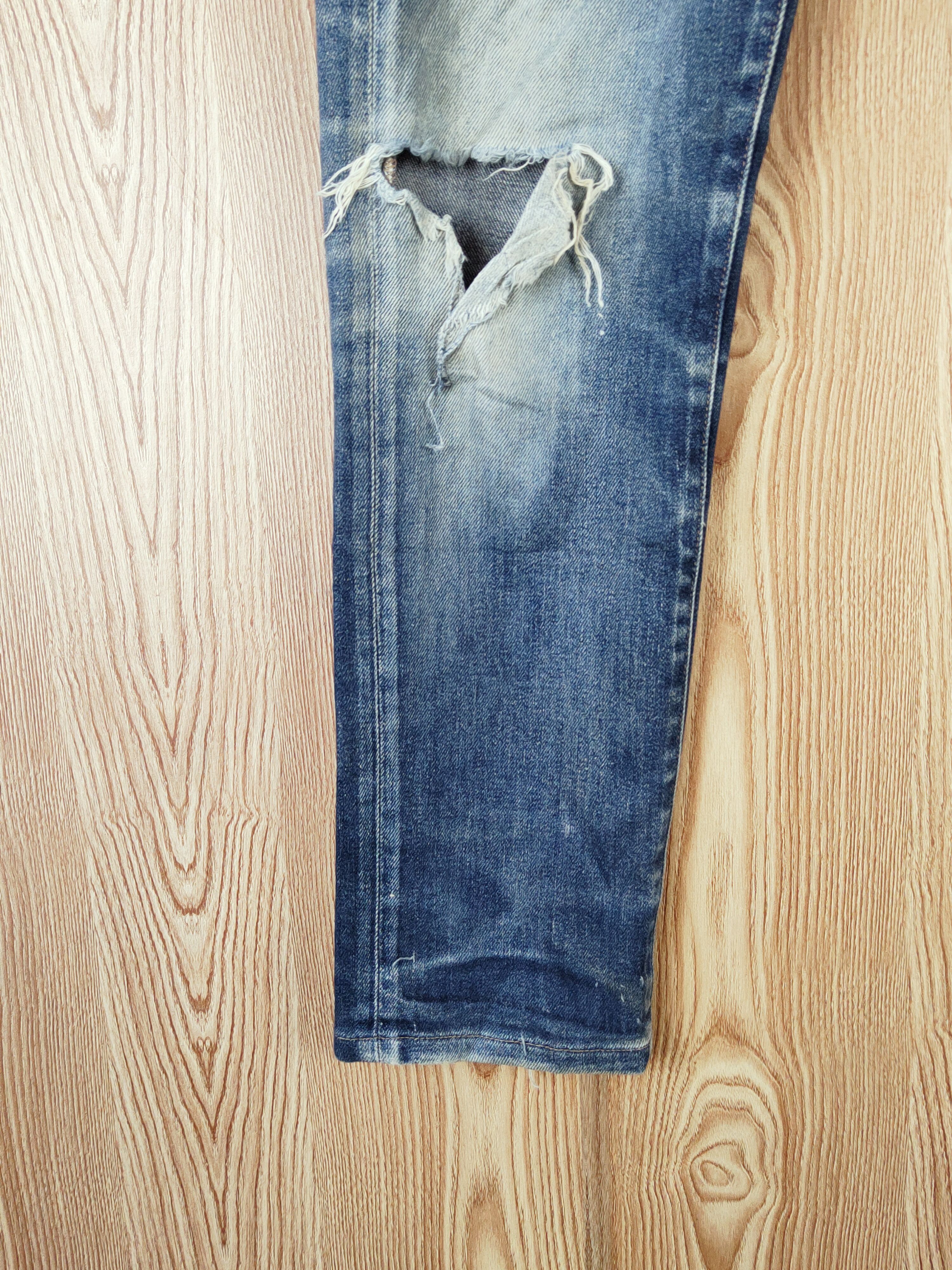 Japanese Brand Uniqlo fabric by kaihara Distressed Ripped Jeans #W940 Size US 33 - 4 Thumbnail