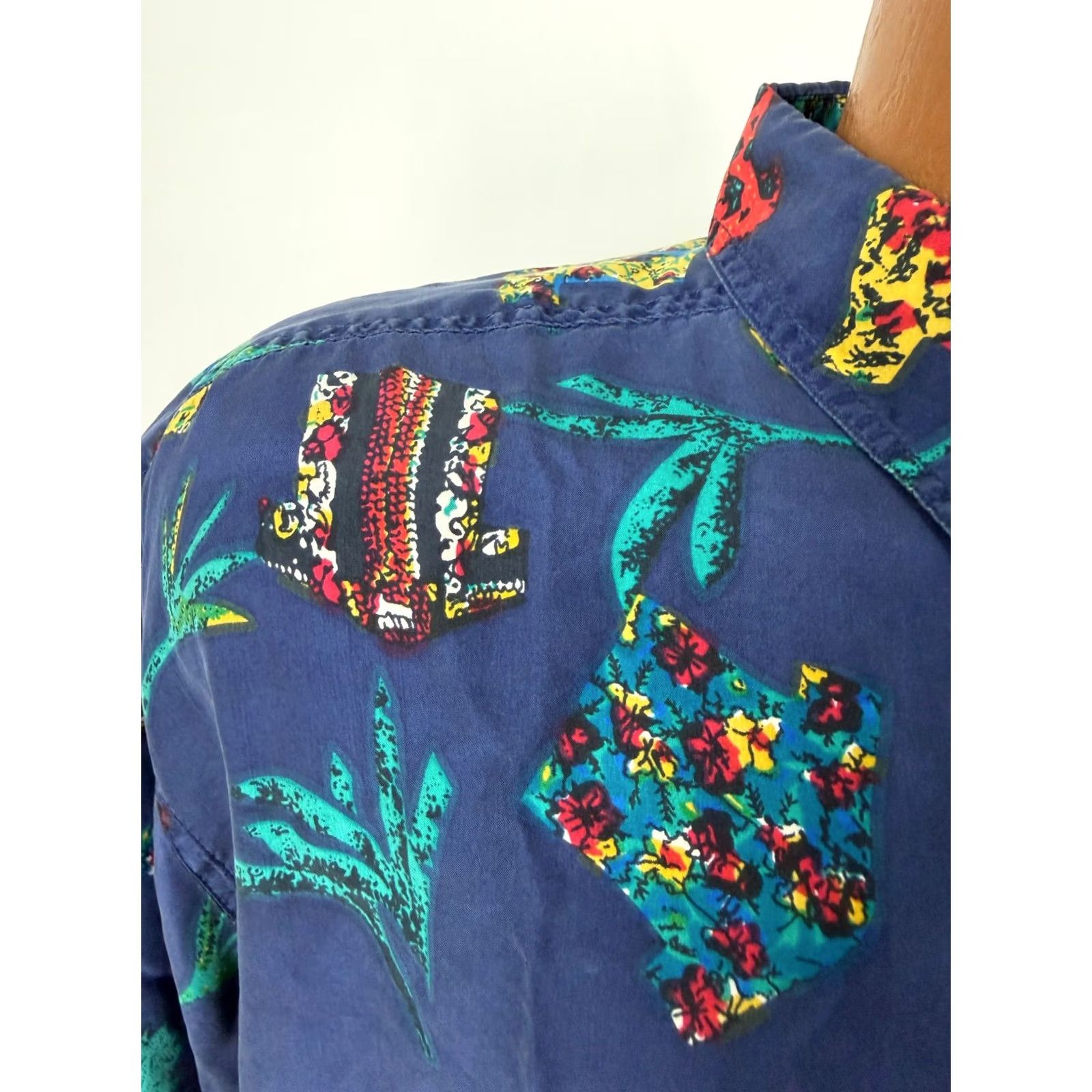 Vintage VINTAGE 90s Impact Shirt Men Large Hawaiian Patterns Surf Luau Button Up Silk Blue Size US L / EU 52-54 / 3 - 4 Thumbnail