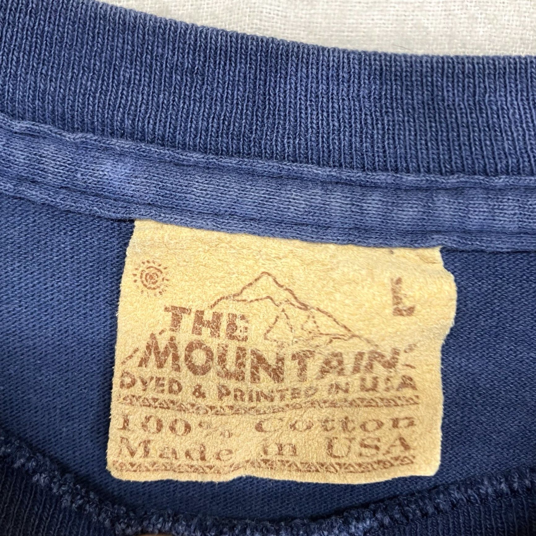 The Mountain VTG The Mountain T Shirt Mens L Blue Wolves Flag Nature Tie Dye Og Brown tag USA Shirt Mens L Blue Wolves Nature USA 2000s Size US L / EU 52-54 / 3 - 3 Thumbnail