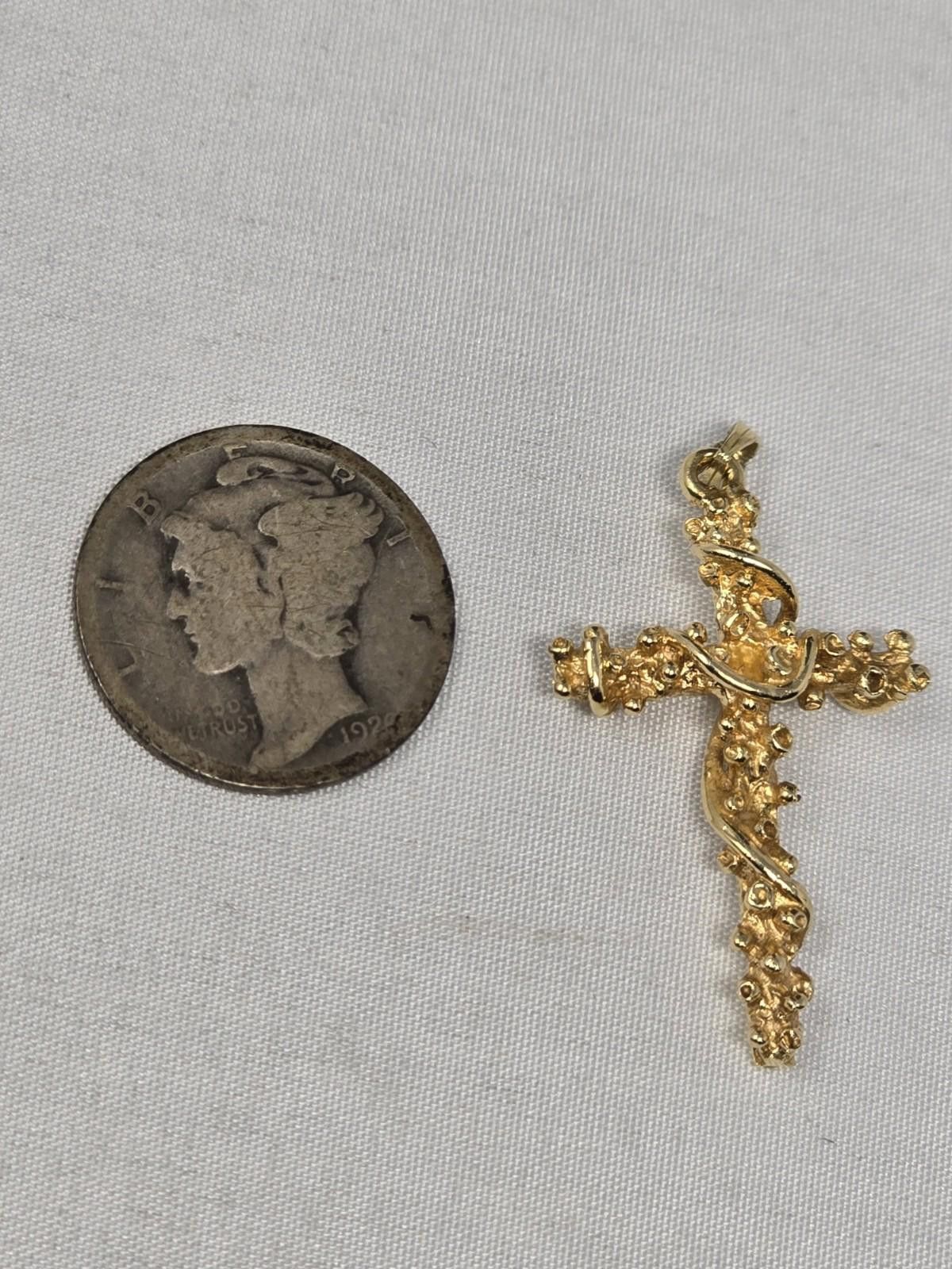 The Unbranded Brand ​Vtg 14k Yellow Gold Ivy Vine Nugget Cross Pendant 3g Size ONE SIZE - 5 Thumbnail