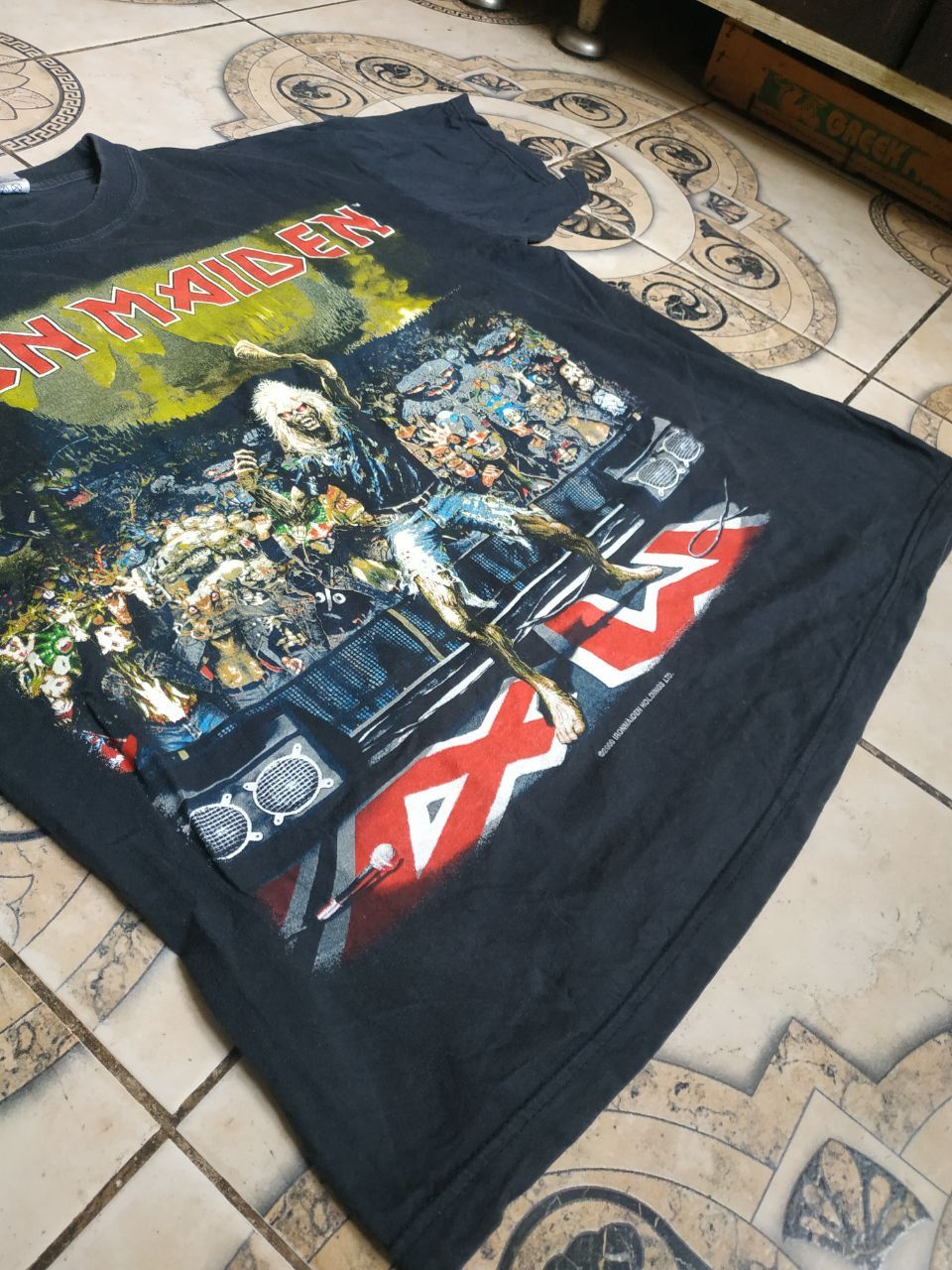 Iron Maiden Iron Maiden — 2000 Earls Court "That's Me Mum" Tee Vintage Size US M / EU 48-50 / 2 - 5 Thumbnail