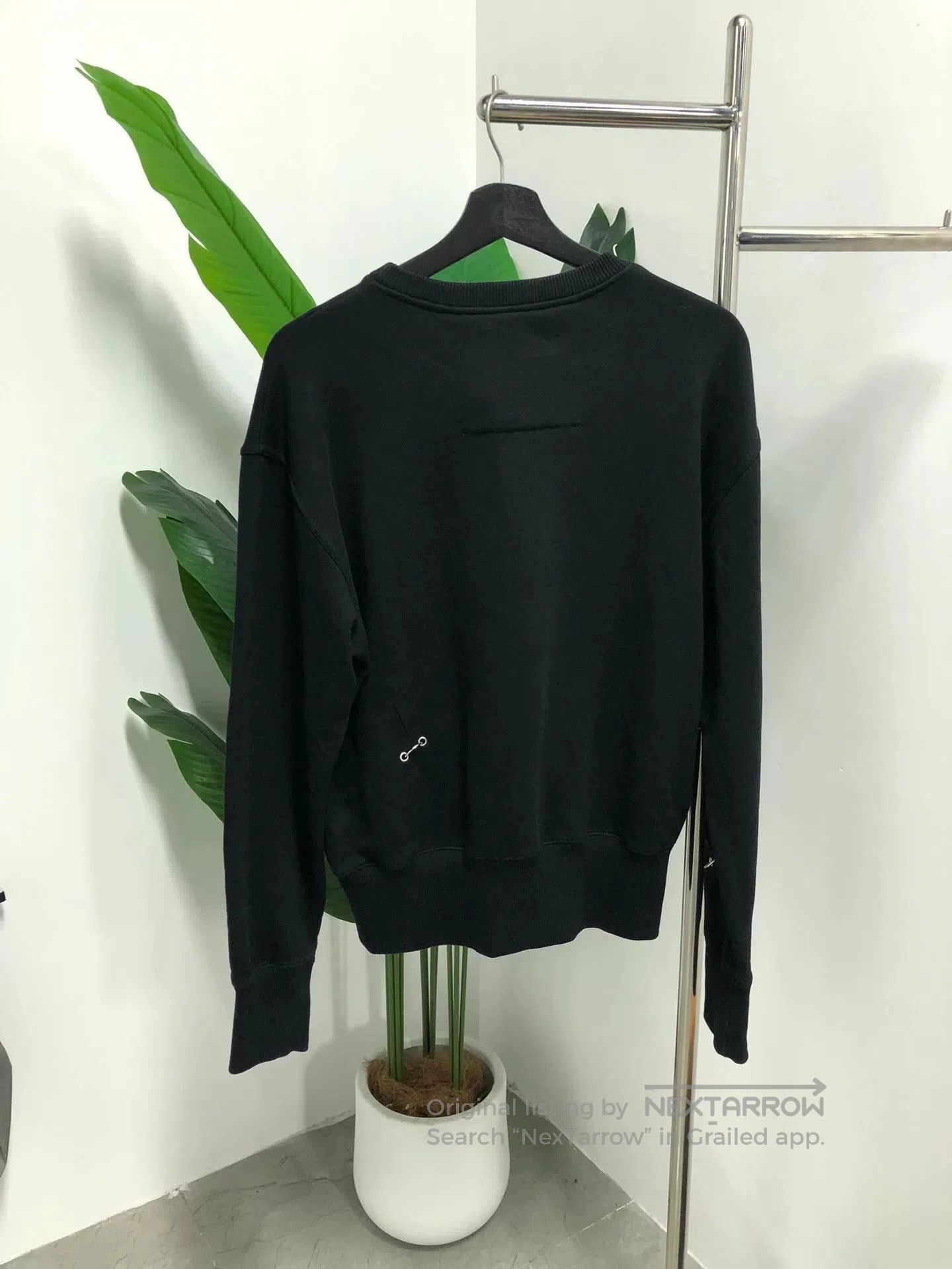Givenchy givenchy black logo printed sweatshirt for men. Size US S / EU 44-46 / 1 - 2 Thumbnail