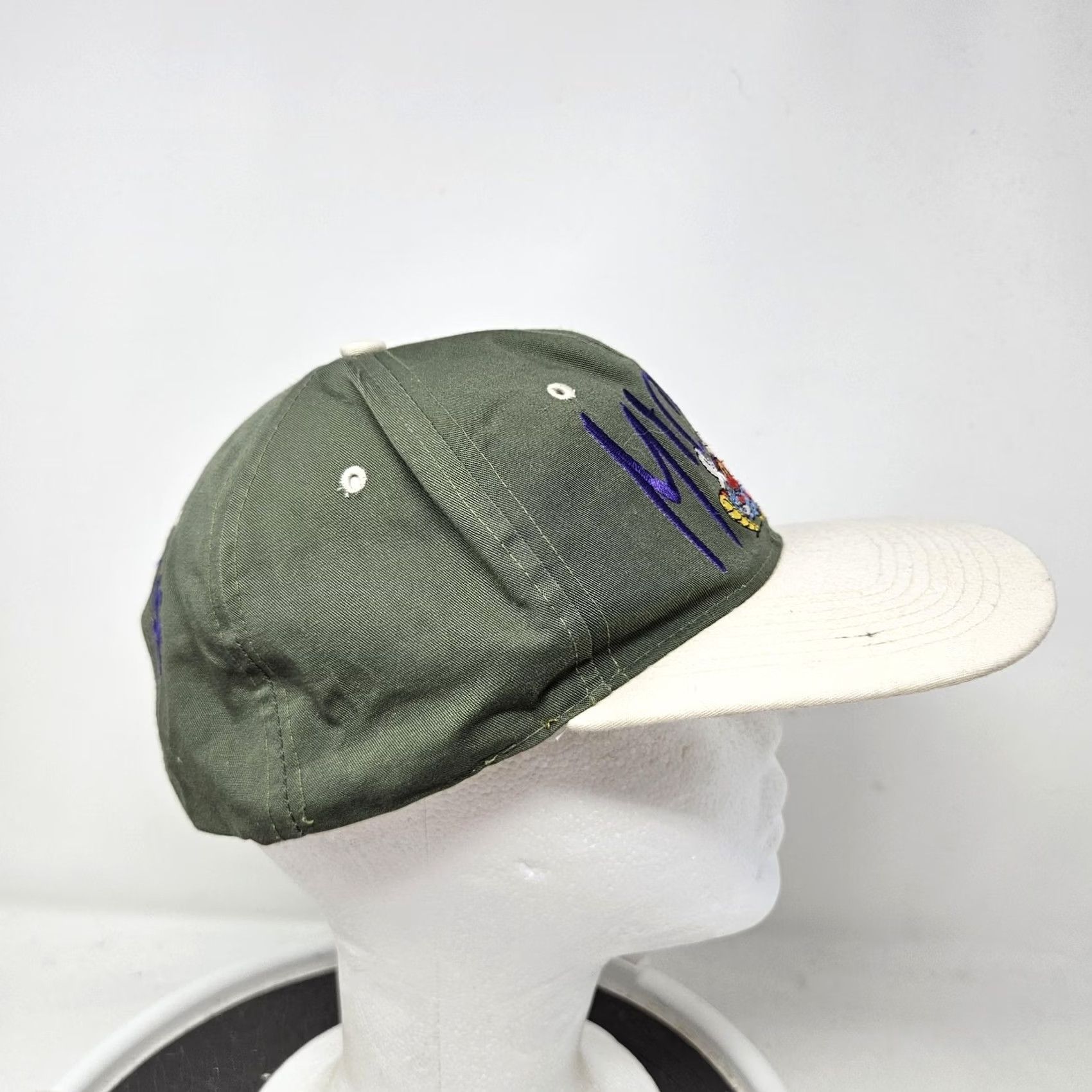 Disney Disney Hat Mens One Size Green Mickey Mouse Cap Snap Back White Embroidered Two Tone Size ONE SIZE - 3 Thumbnail