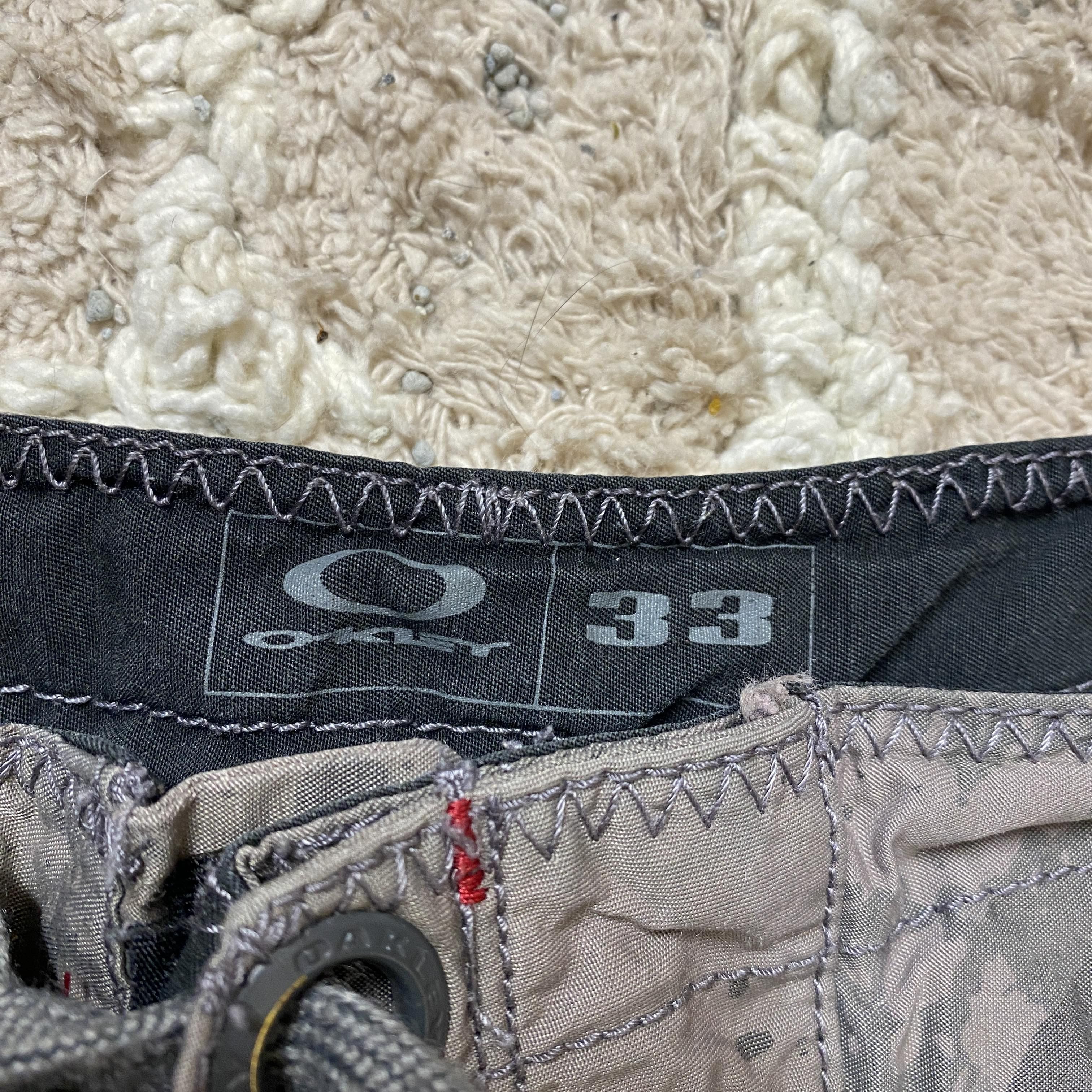 Oakley × Vintage Oakley y2k 2000s Gray Camo Drawstring Shorts Size US 33 - 5 Thumbnail