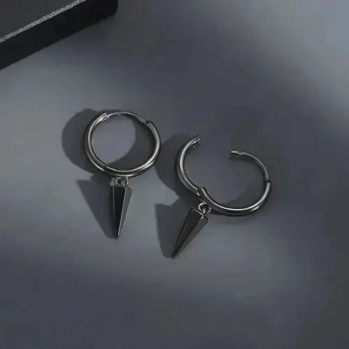Vintage Taperd Earring With Small Charm Size ONE SIZE - 4 Thumbnail