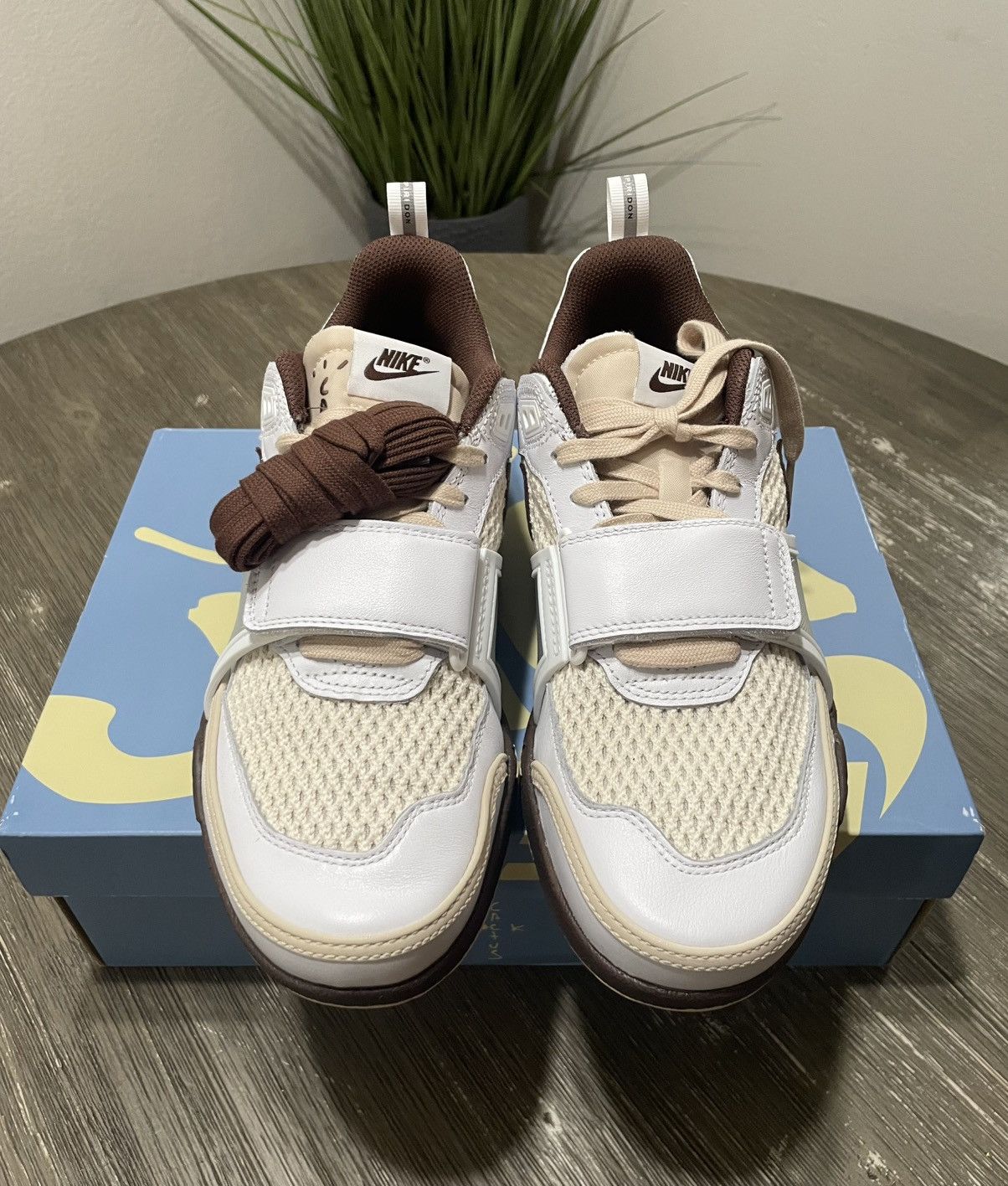Nike × Travis Scott Size 9.5 Nike Travis Scott x Zoom Field Jaxx Light Chocolate Size US 9.5 / EU 42-43 - 4 Thumbnail