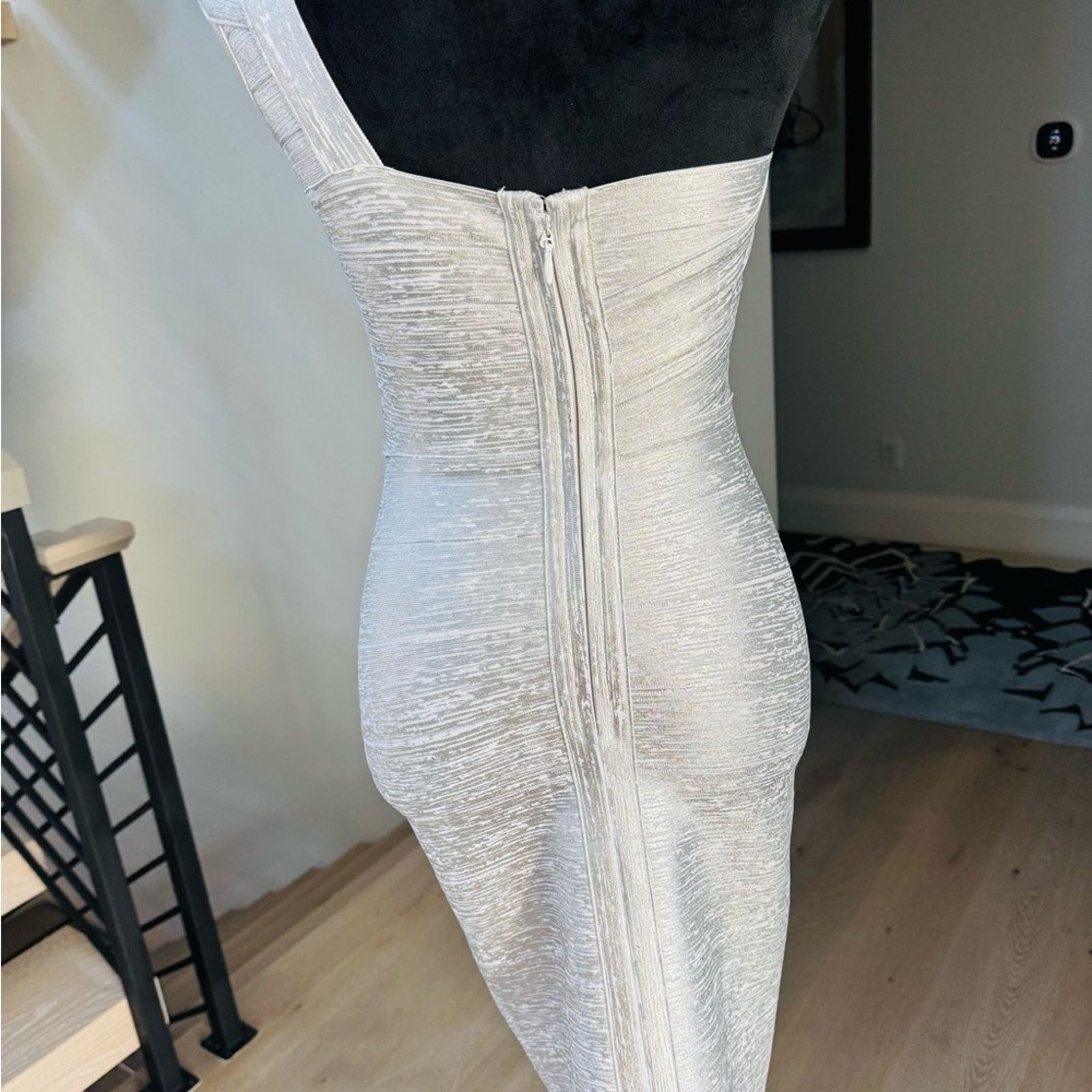 Other Glamorous One-Shoulder Silver Dress size XS Size XS / US 0-2 / IT 36-38 - 6 Thumbnail