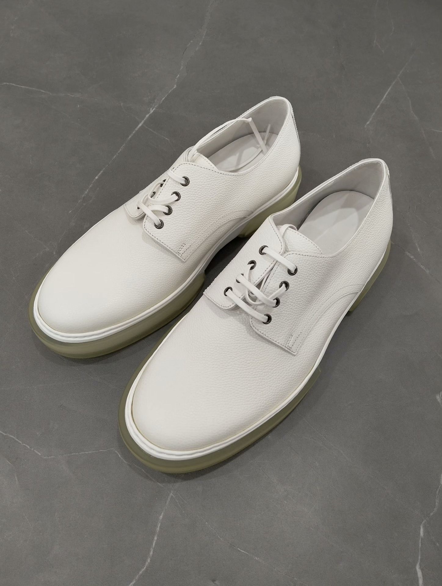 Hermes Hermes White Lowtop Sneakers 41 Men Size US 8.5 / EU 41-42 - 1 Thumbnail
