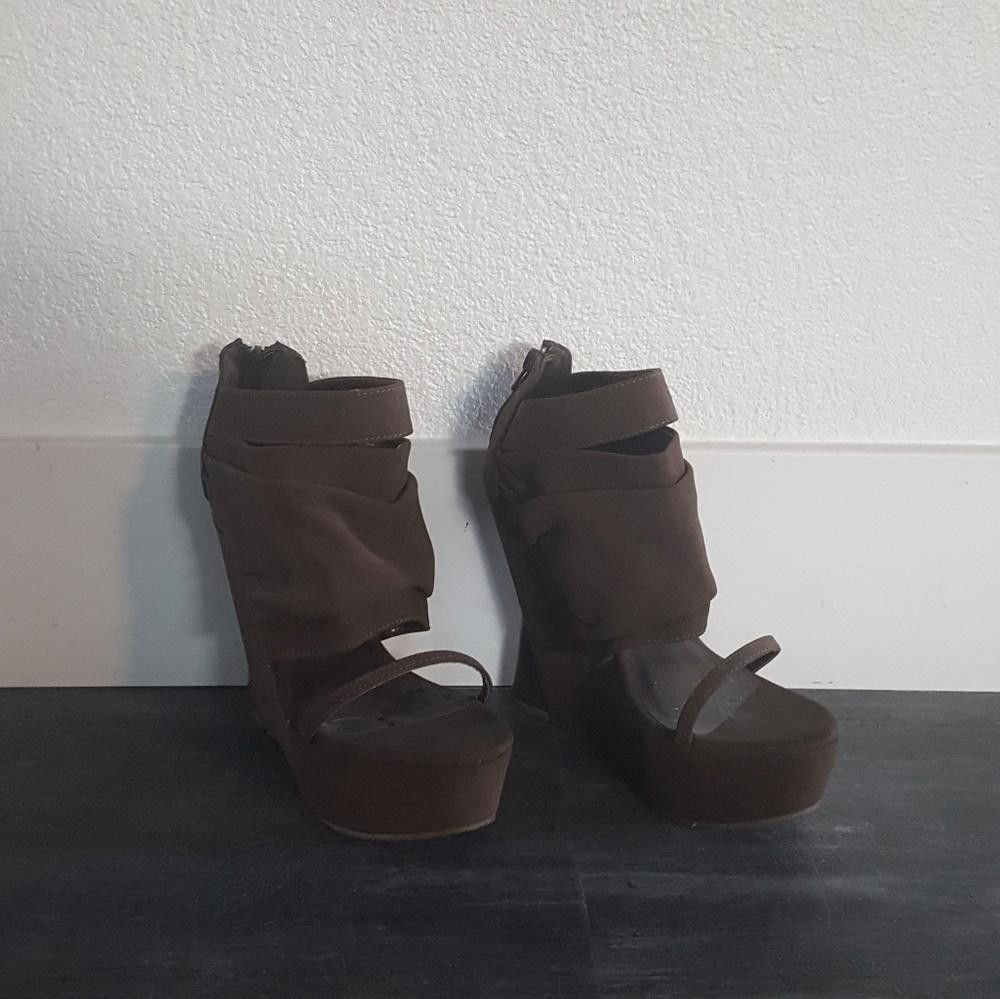 Designer Dark Chocolate Strapped Fahrenheit Booties Size US 7 / IT 37 - 2 Thumbnail