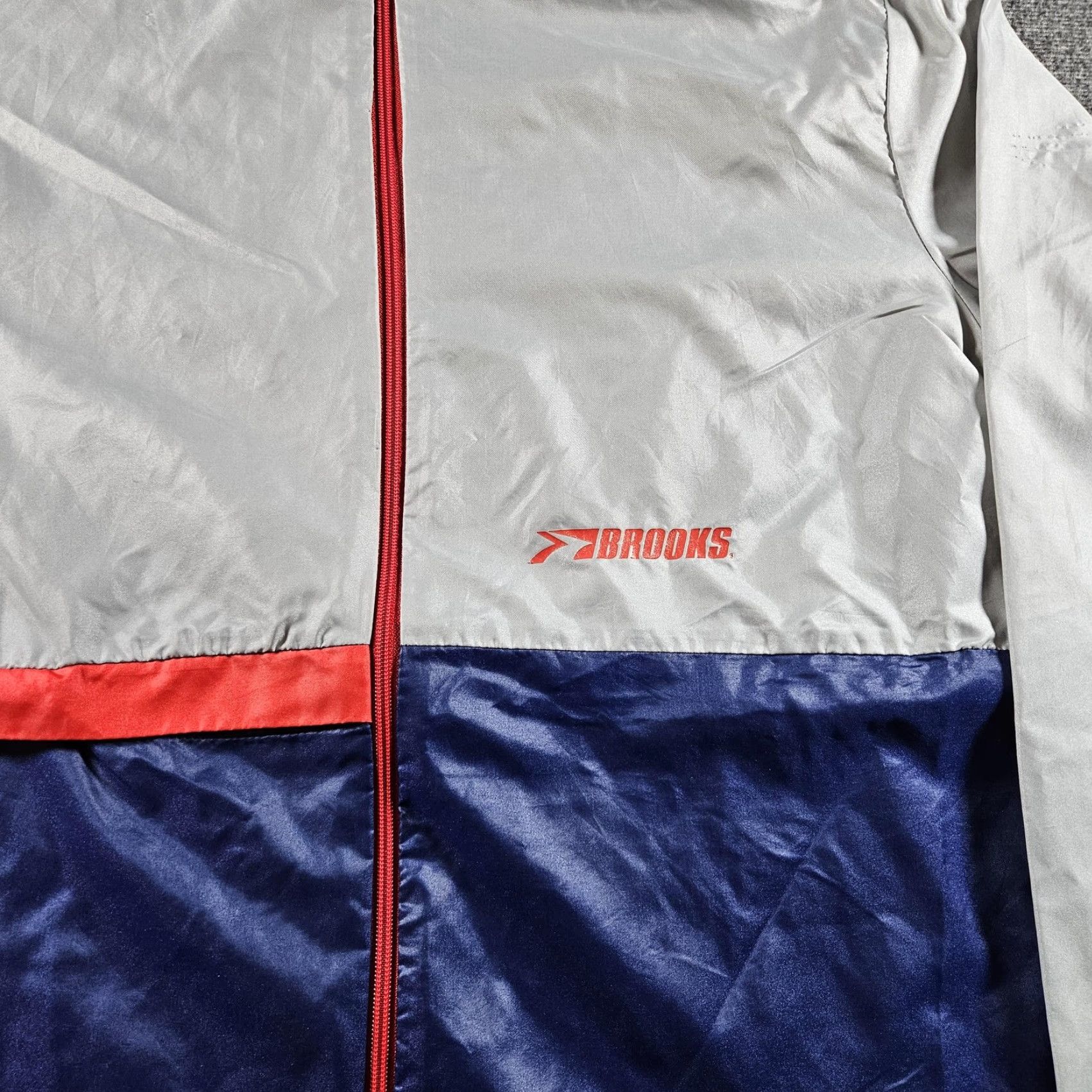 Brooks Brooks Jacket Mens L Gray Blue Nylon Hooded Windbreaker Full Zip Running & Jogging Size US L / EU 52-54 / 3 - 2 Thumbnail