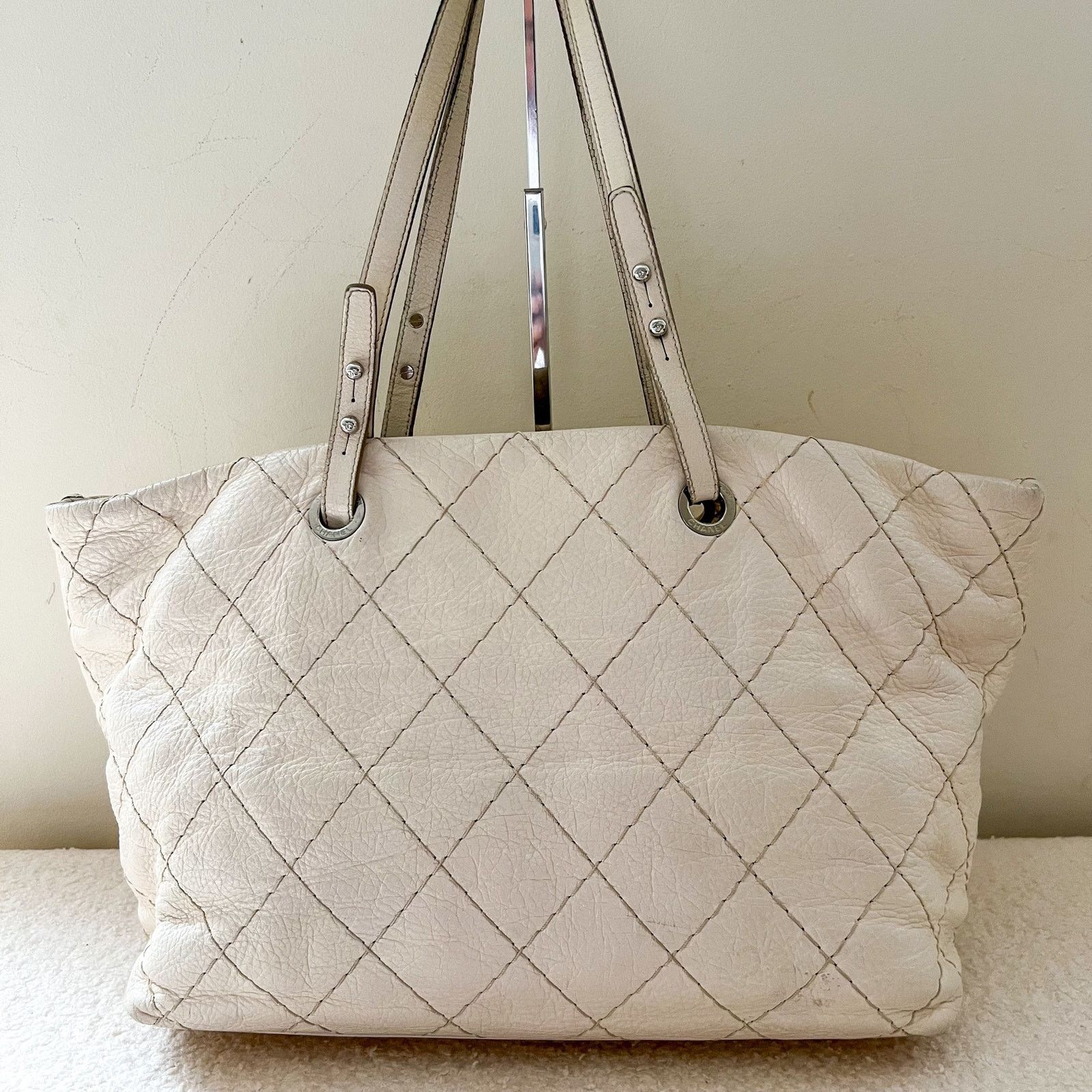 Chanel CHANEL On the Road Cream Leather Large Tote Size ONE SIZE - 3 Thumbnail