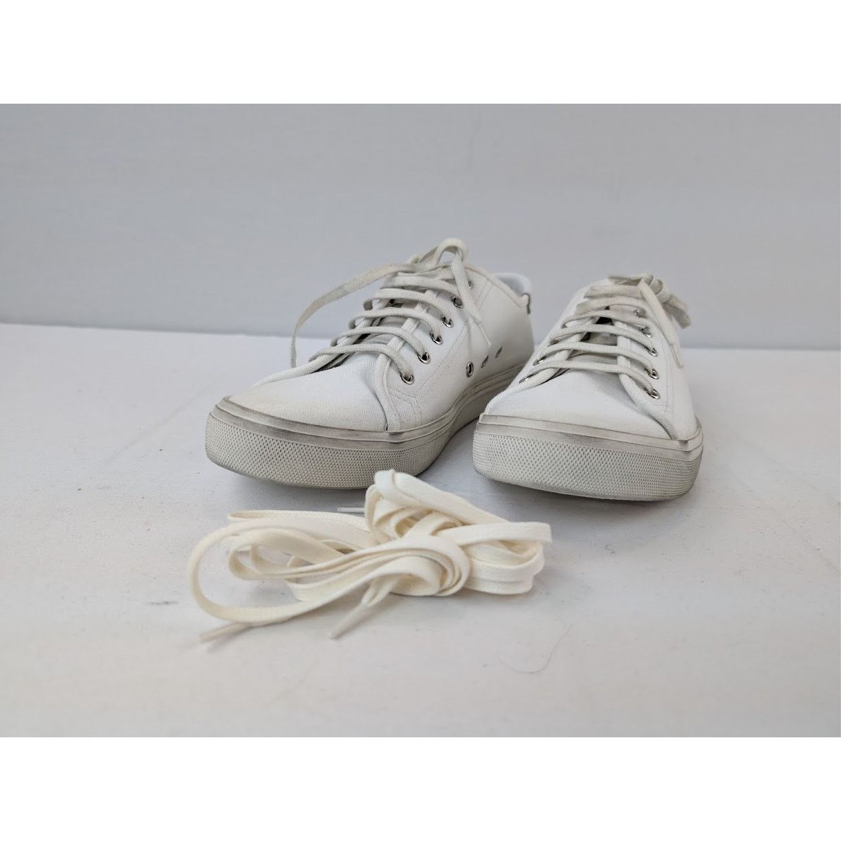 o1rshd1 Malibu Low-Top Sneakers in Blanc Optic