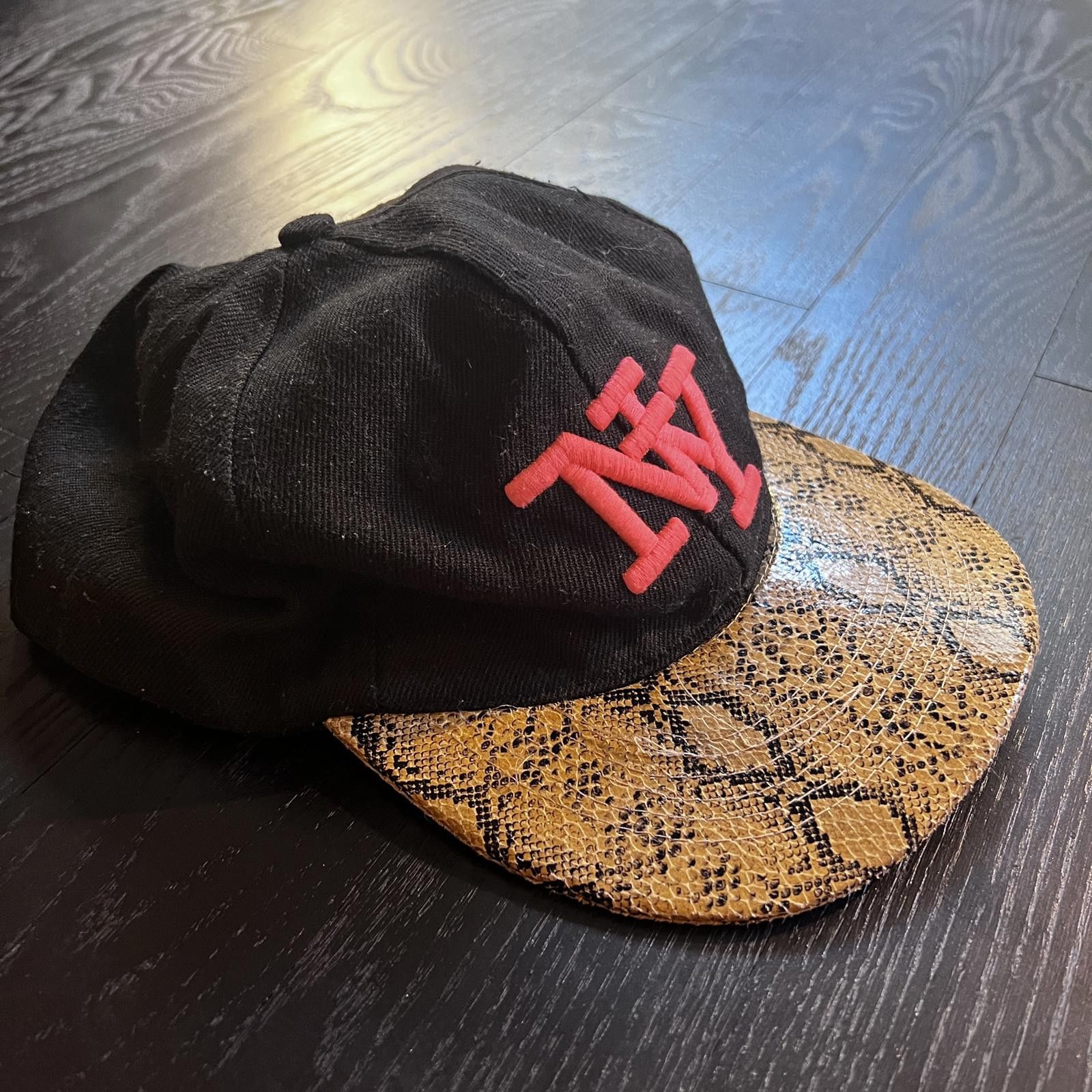 Vintage Vintage 6 Panel NY Hat Black Pink Snakeskin Size ONE SIZE - 2 Thumbnail