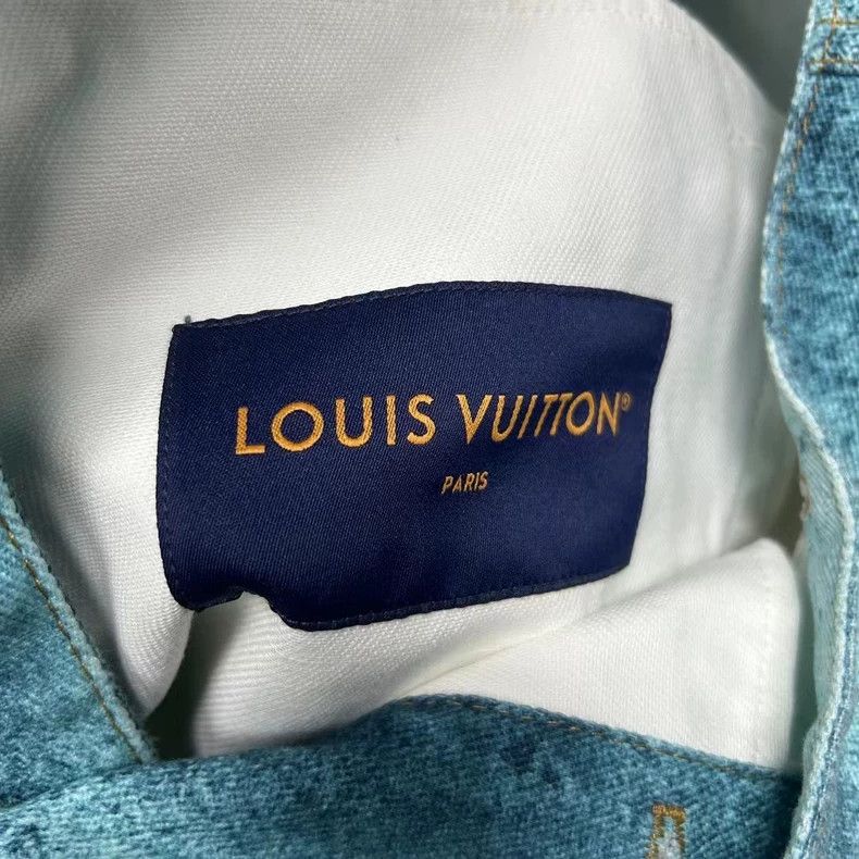 Louis Vuitton Louis Vuitton White and green gradient print logo denim ja Size US S / EU 44-46 / 1 - 5 Thumbnail