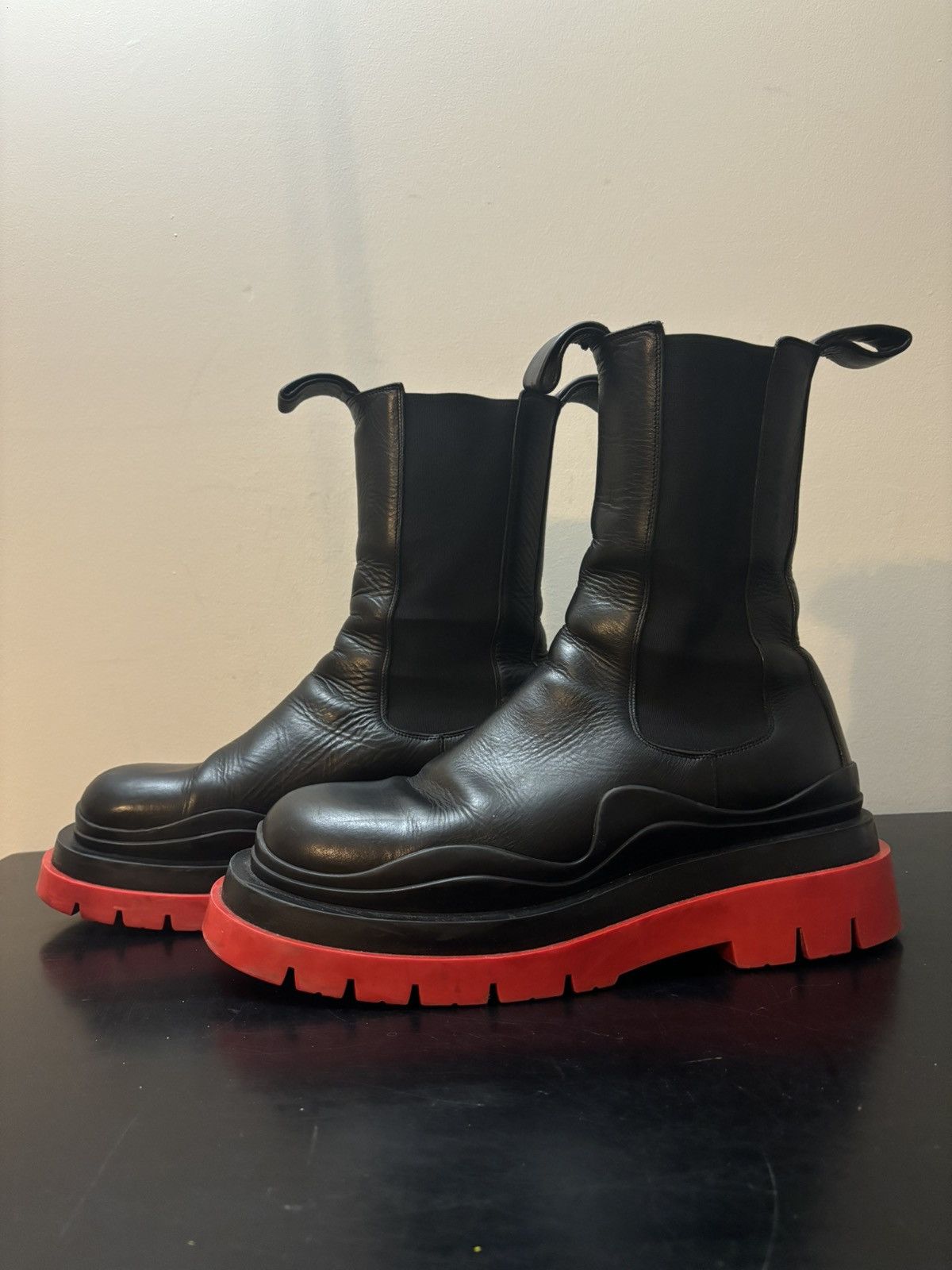 Bottega Veneta Leather Tire High Top Chelsea Boots Black Red