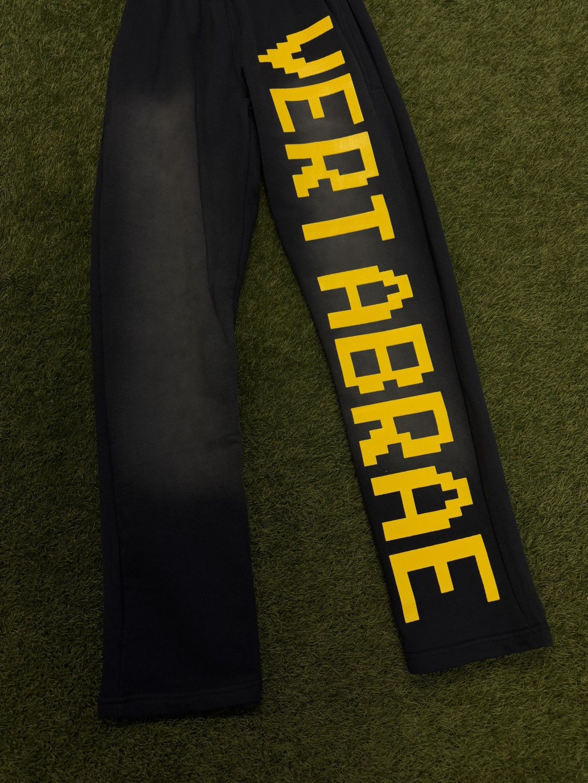Vertabrae Vertabrae C-2 Sweatpants Blue Yellow Size M (NEW) Size US 30 / EU 46 - 3 Thumbnail