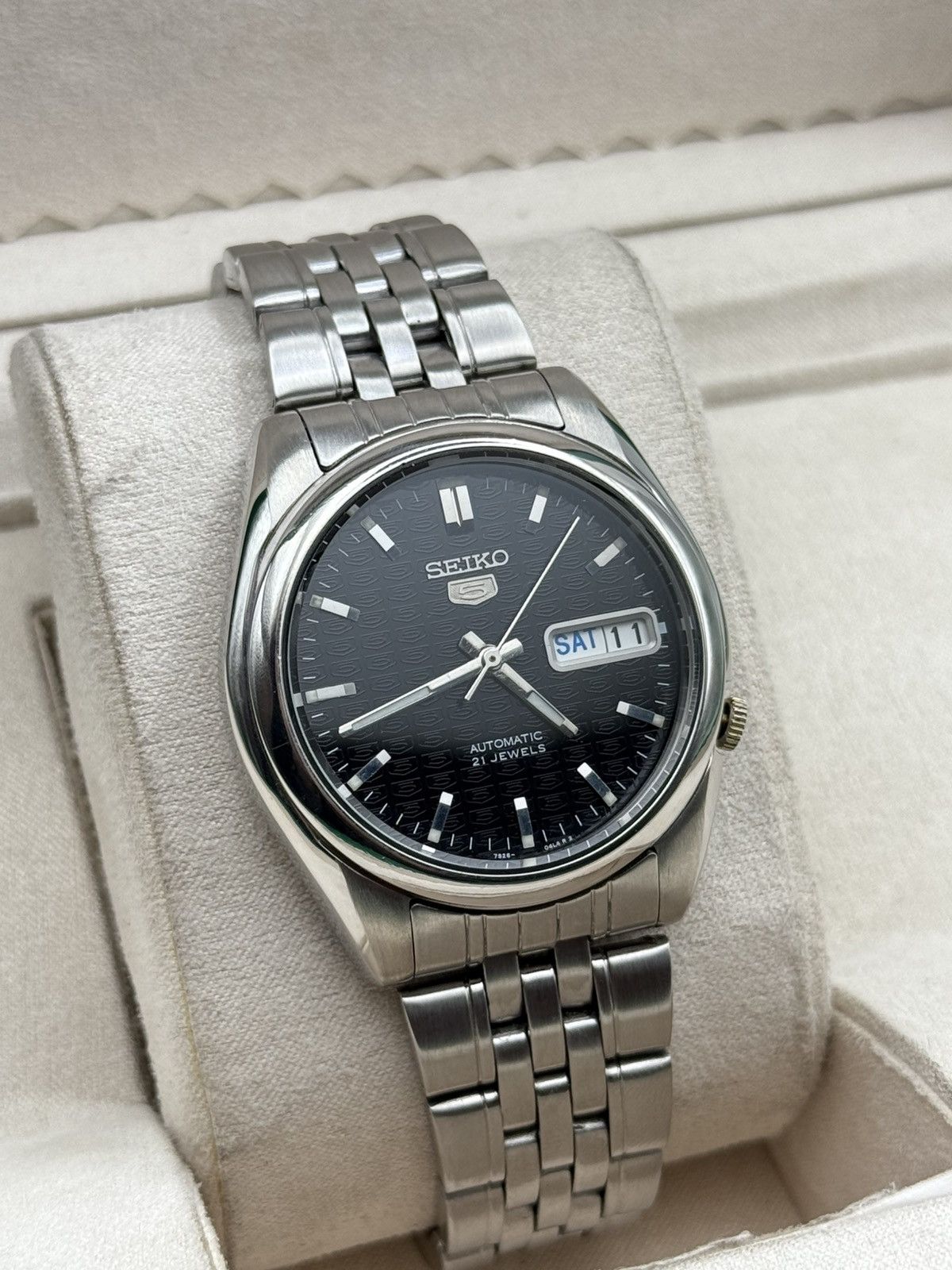 Seiko Seiko 5 Automatic 7S26 Black Dial 37mm 21J Vintage Watch Size 36 - 2 Thumbnail