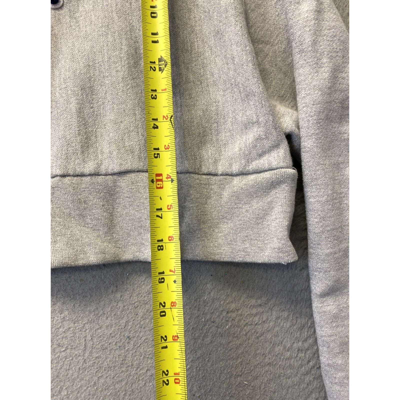 Champion VINTAGE Champion Reverse Weave Hoodie Women's L Gray Embroidered Activewear Reversible Logo Size L / US 10 / IT 46 - 6 Thumbnail