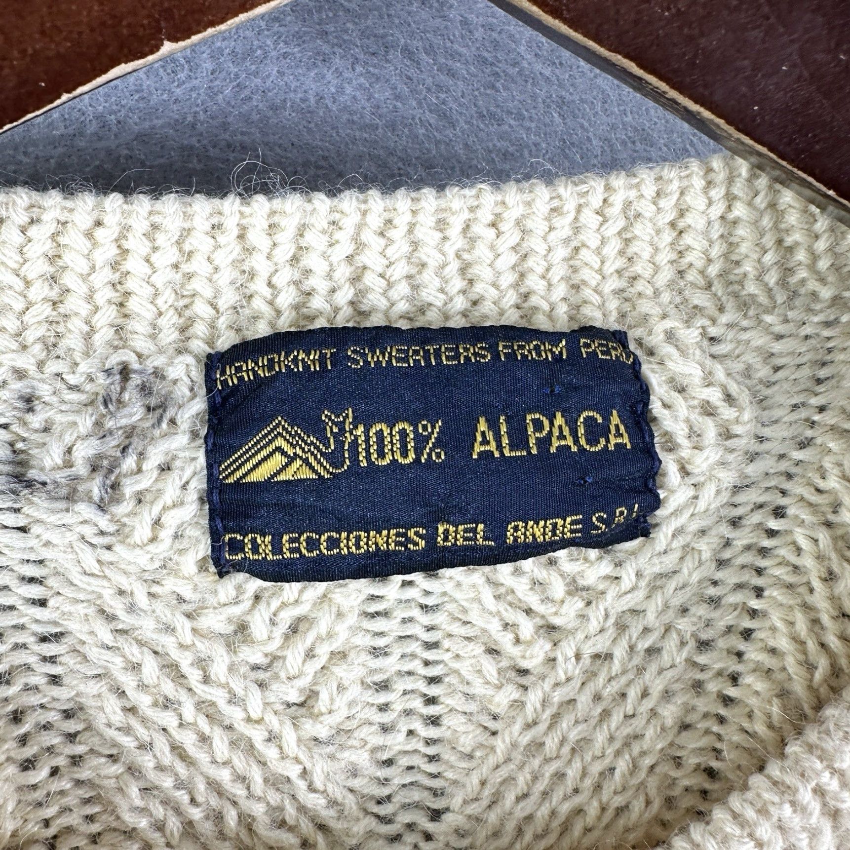 Vintage VINTAGE Hand-Knit 100% Alpaca Sweater Ivory Womens Medium Pullover Crew Neck Long Sleeve Boho Classic Size M / US 6-8 / IT 42-44 - 5 Thumbnail