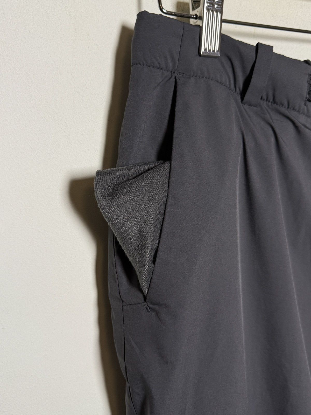 Uniqlo vintage uniqlo warm tech pants Size US 32 / EU 48 - 4 Thumbnail
