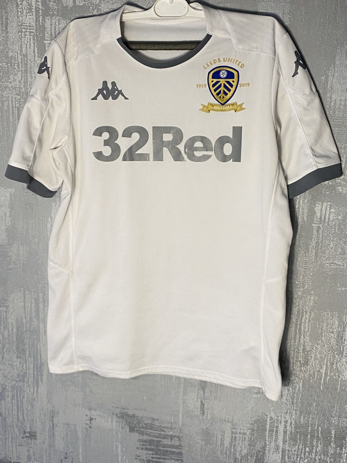 Kappa 2019 Leeds United Kappa Soccer Jersey 32RED Size US L / EU 52-54 / 3 - 1 Thumbnail